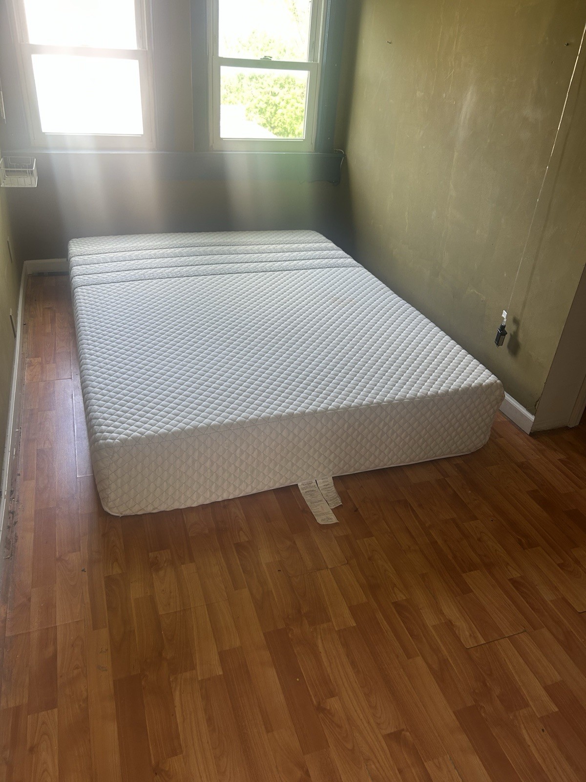 Leesa Sapira Hybrid Queen Mattress Medium Firm White Breathable Edge Support