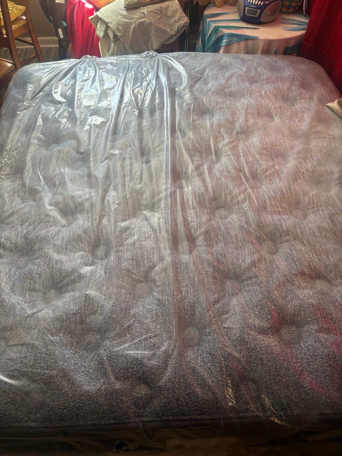 Serta iSeries Brecon Plush Top King Mattress Gray 80 x 76 in