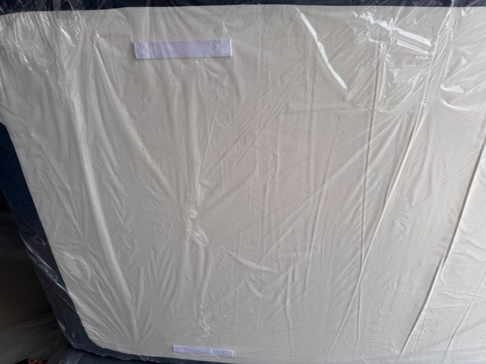 Tempur-pedic mattress Pro Adapt Medium Hybrid Twin ex-display.
