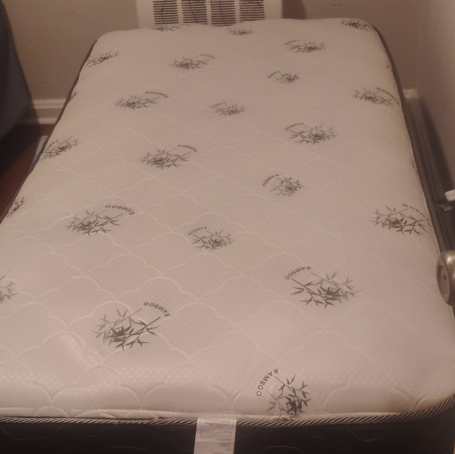 Twin Firm Box Spring Geometric Pattern White Black Rectangle Bedroom Used