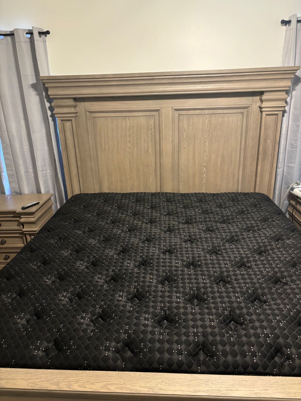 Simmons Beautyrest Black Series 3 Three Medium King Mattress $4299