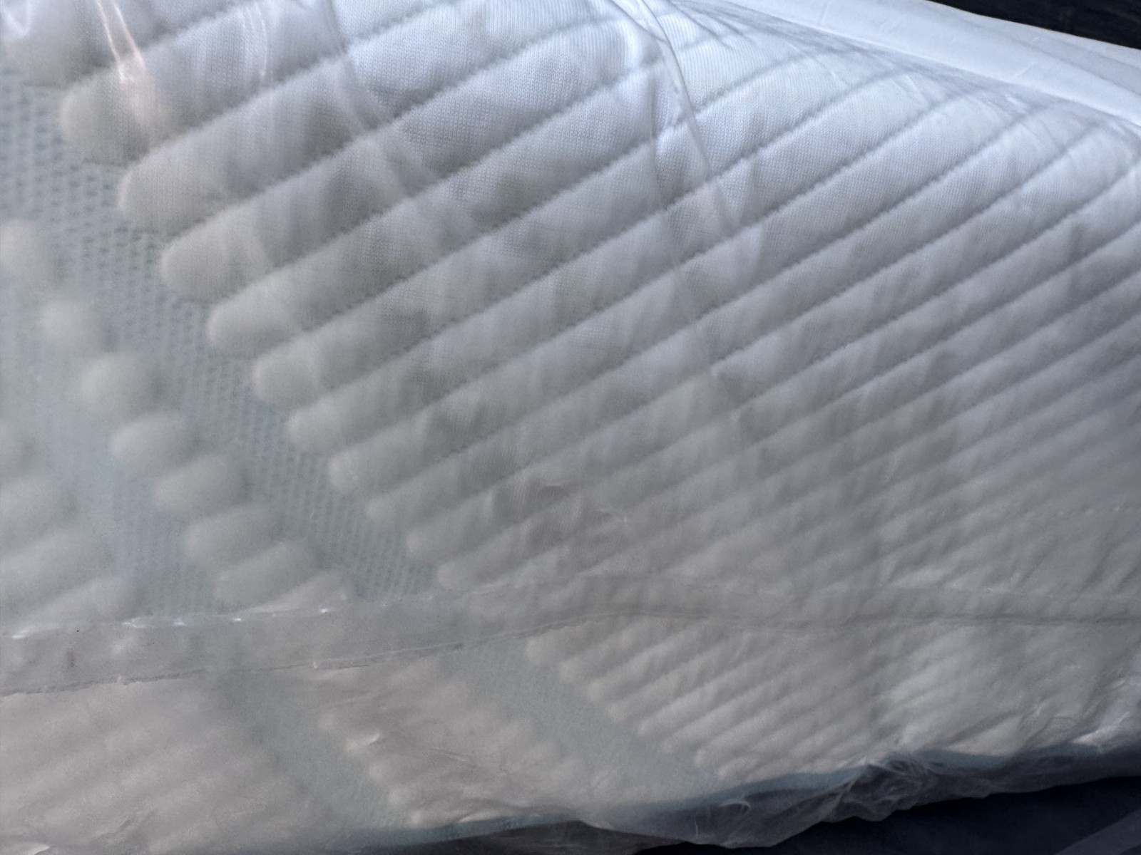 Tempur-pedic mattress Pro Adapt Medium Contour Twin XL/ Split CK ex-display.
