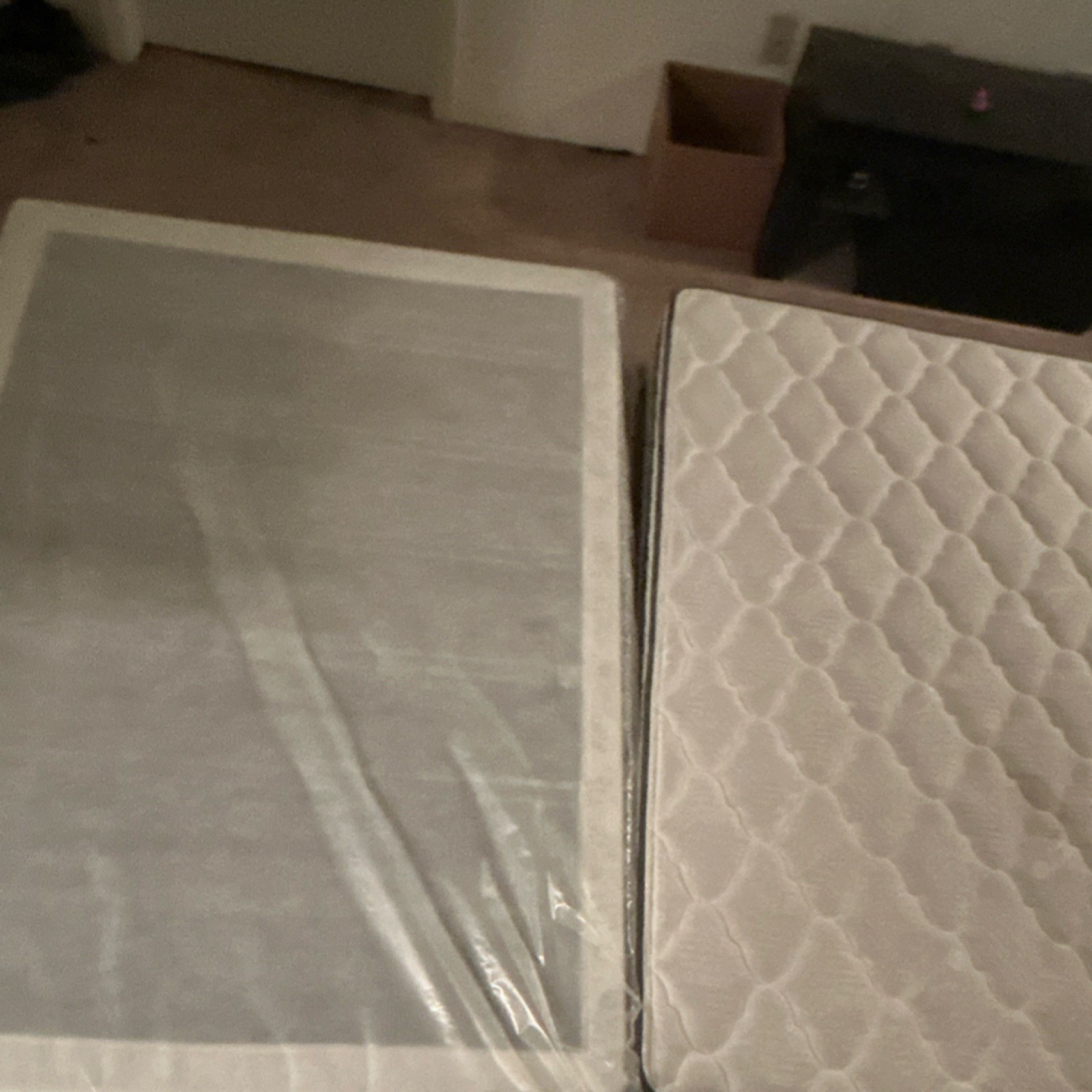 Box Spring and Innerspring Mattress Set of Two White Diamond Pattern