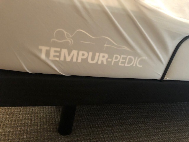 Tempurpedic Pro Adapt Medium Hybrid King bed with Ease adjustable base for head