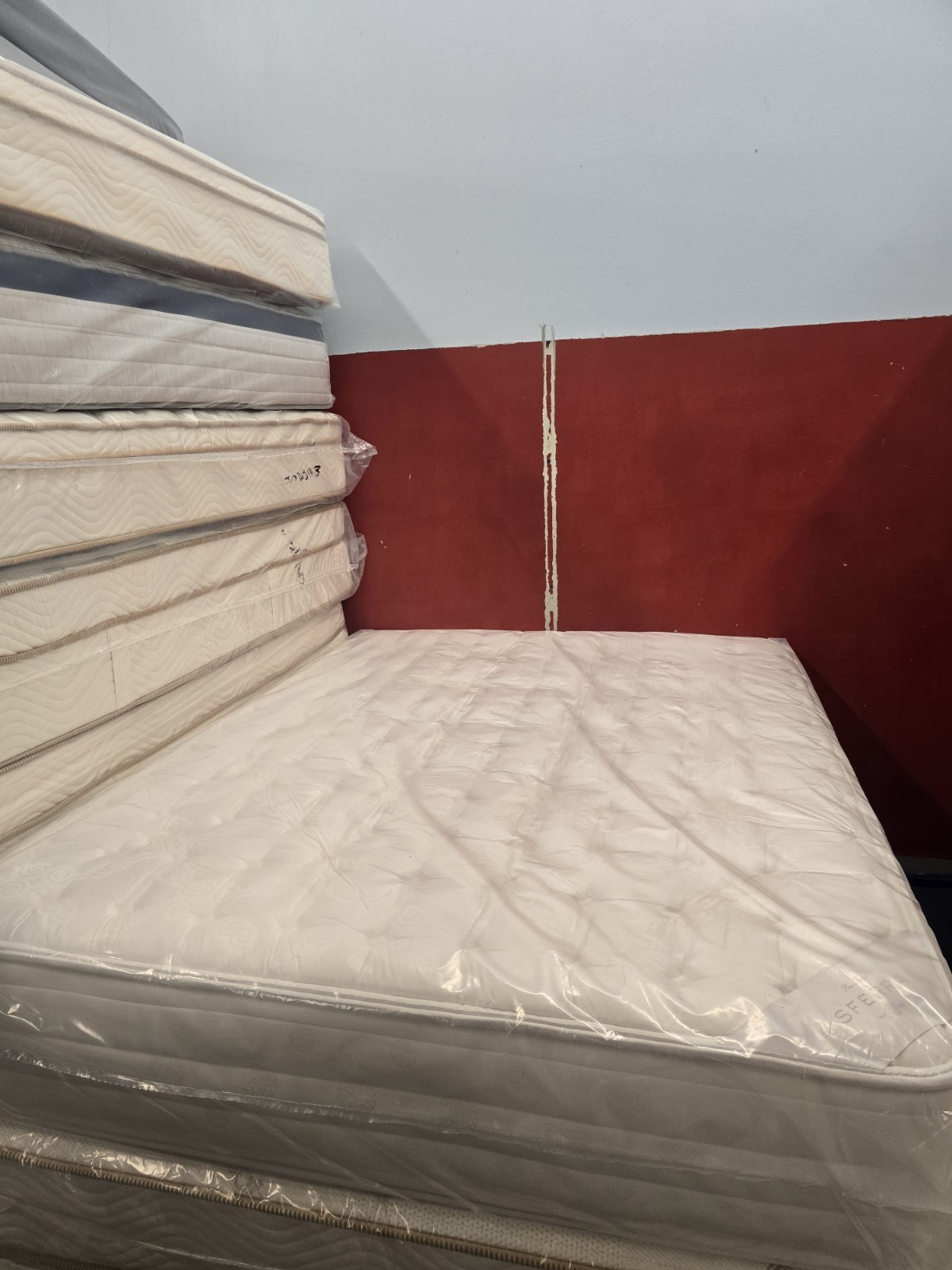 Sferra Notte Luxury Firm Queen Size (VERY FIRM)