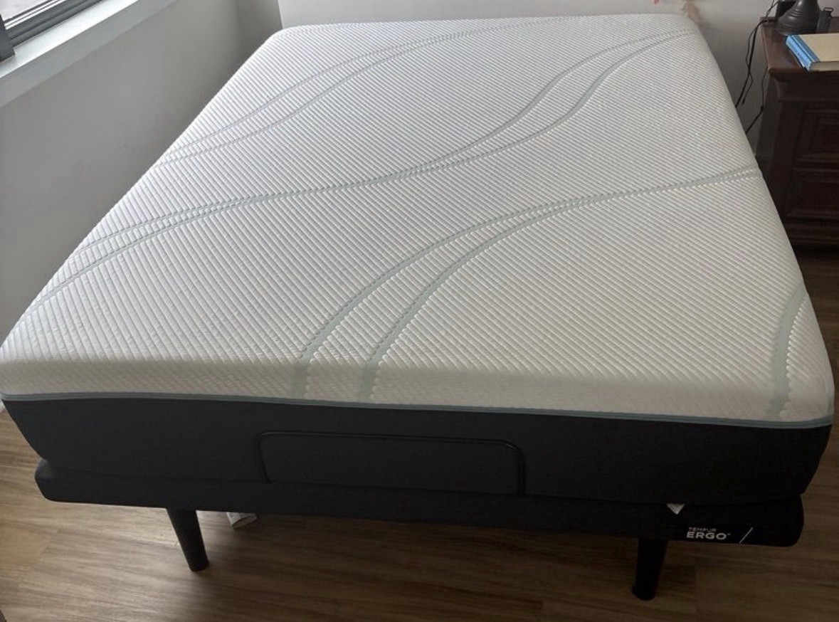 Tempur‑ProAdapt 12” Medium Queen Mattress Slightly Used