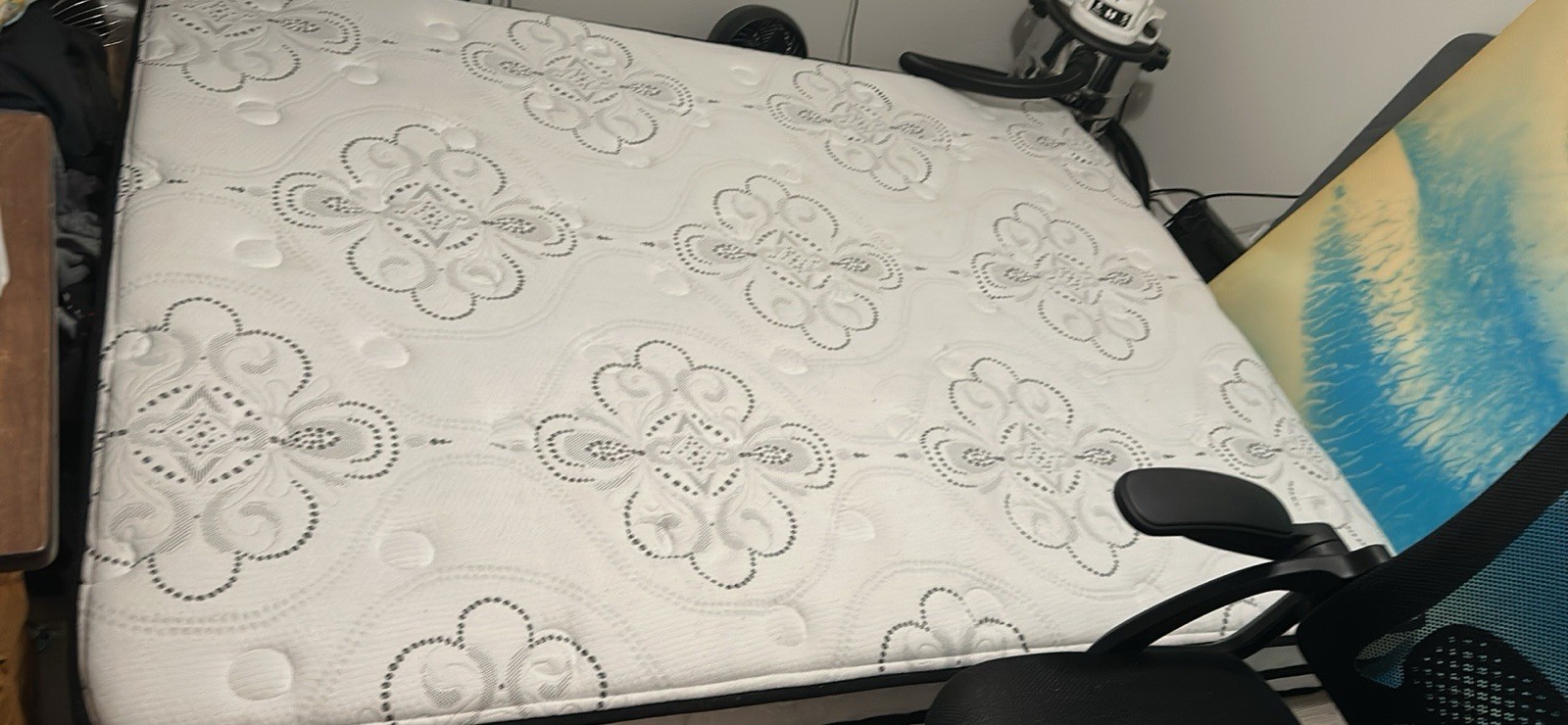 Queen Innerspring Mattress Medium Firm Floral Pattern Breathable Fabric Cover