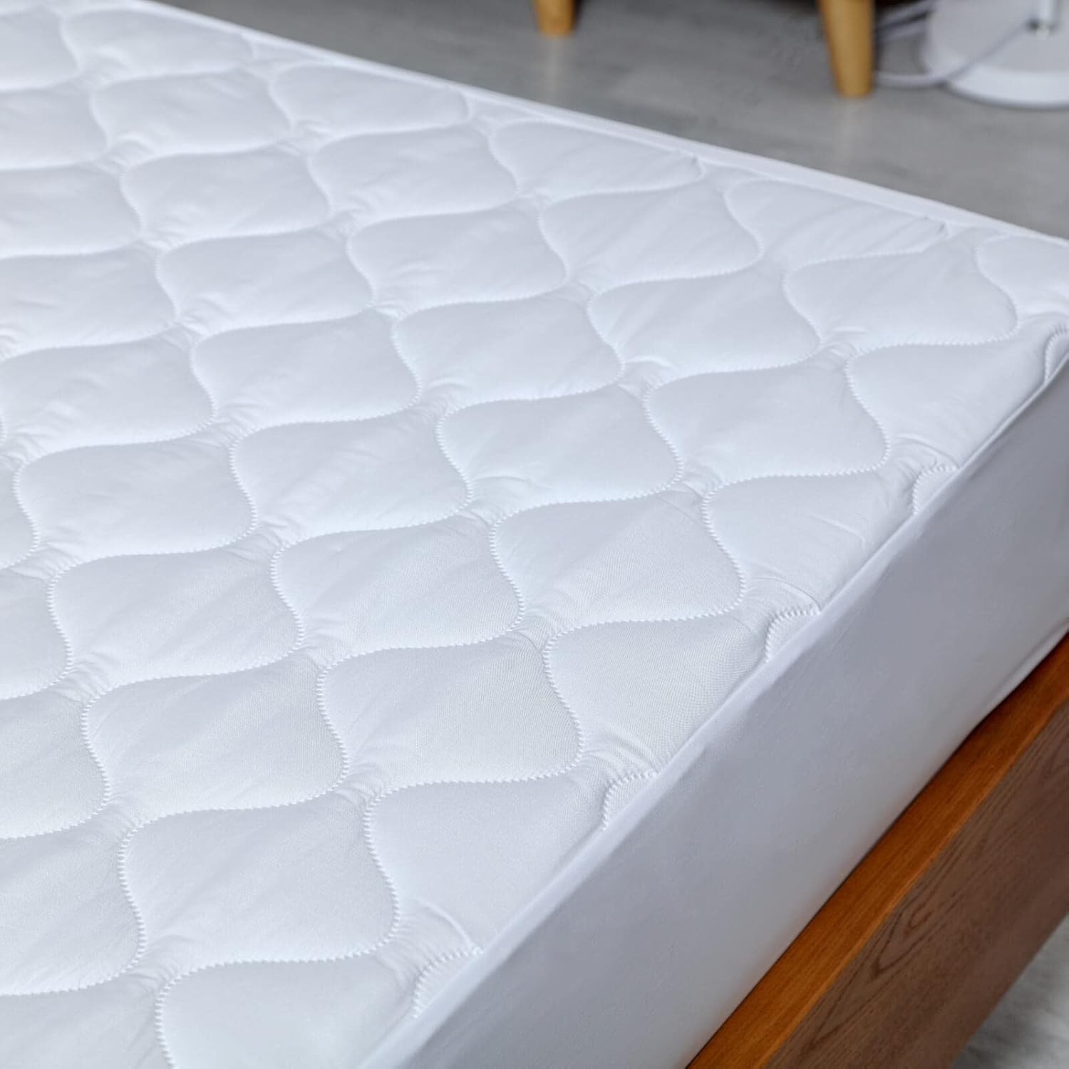 Quilted Waterproof Full Size Mattress Protector Pad for Air Full, White