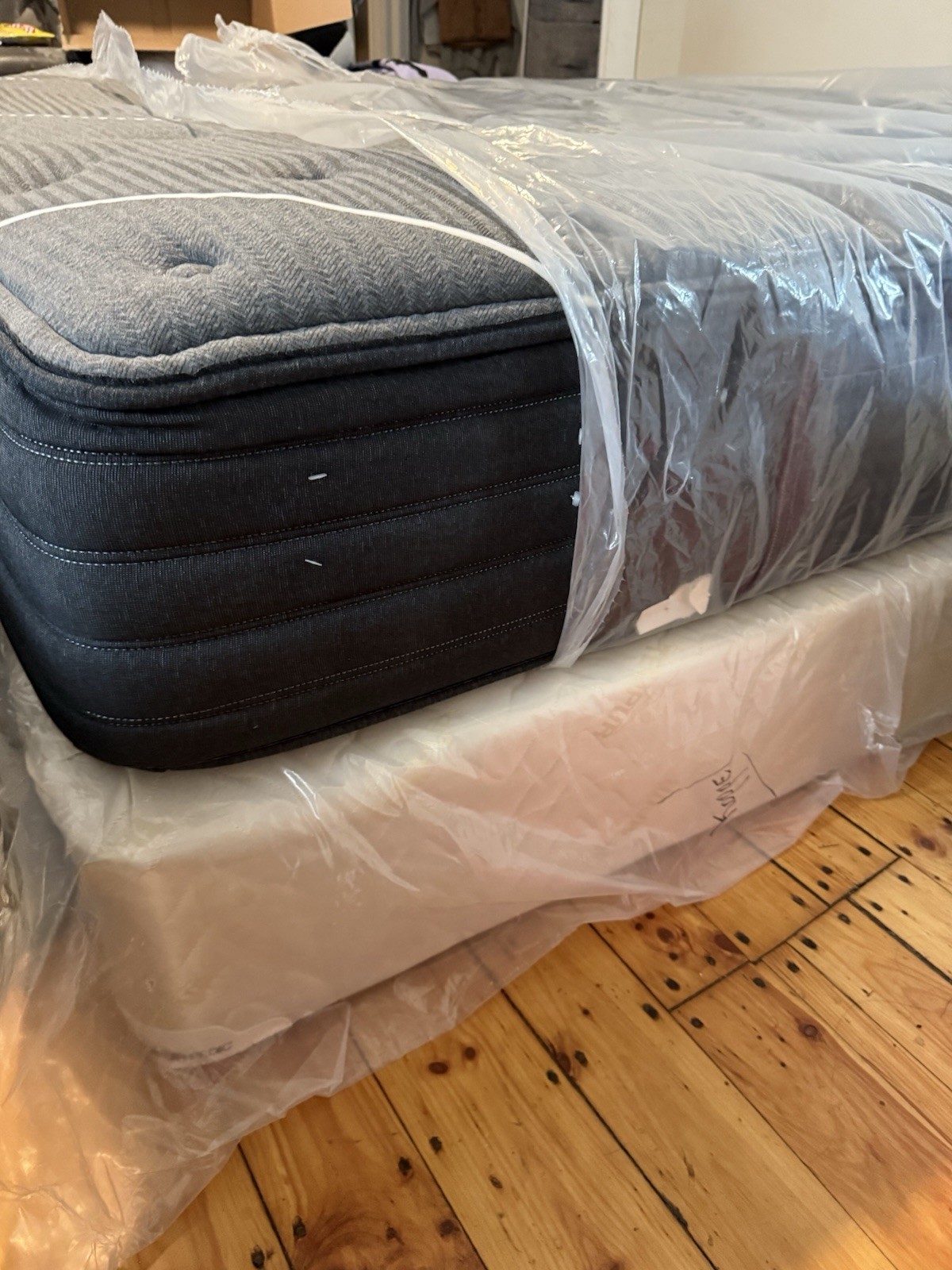 SIMMONS BEAUTYREST BLACK K CLASS QUEEN PILLOWTOP MEDIUM MATTRESS NEW