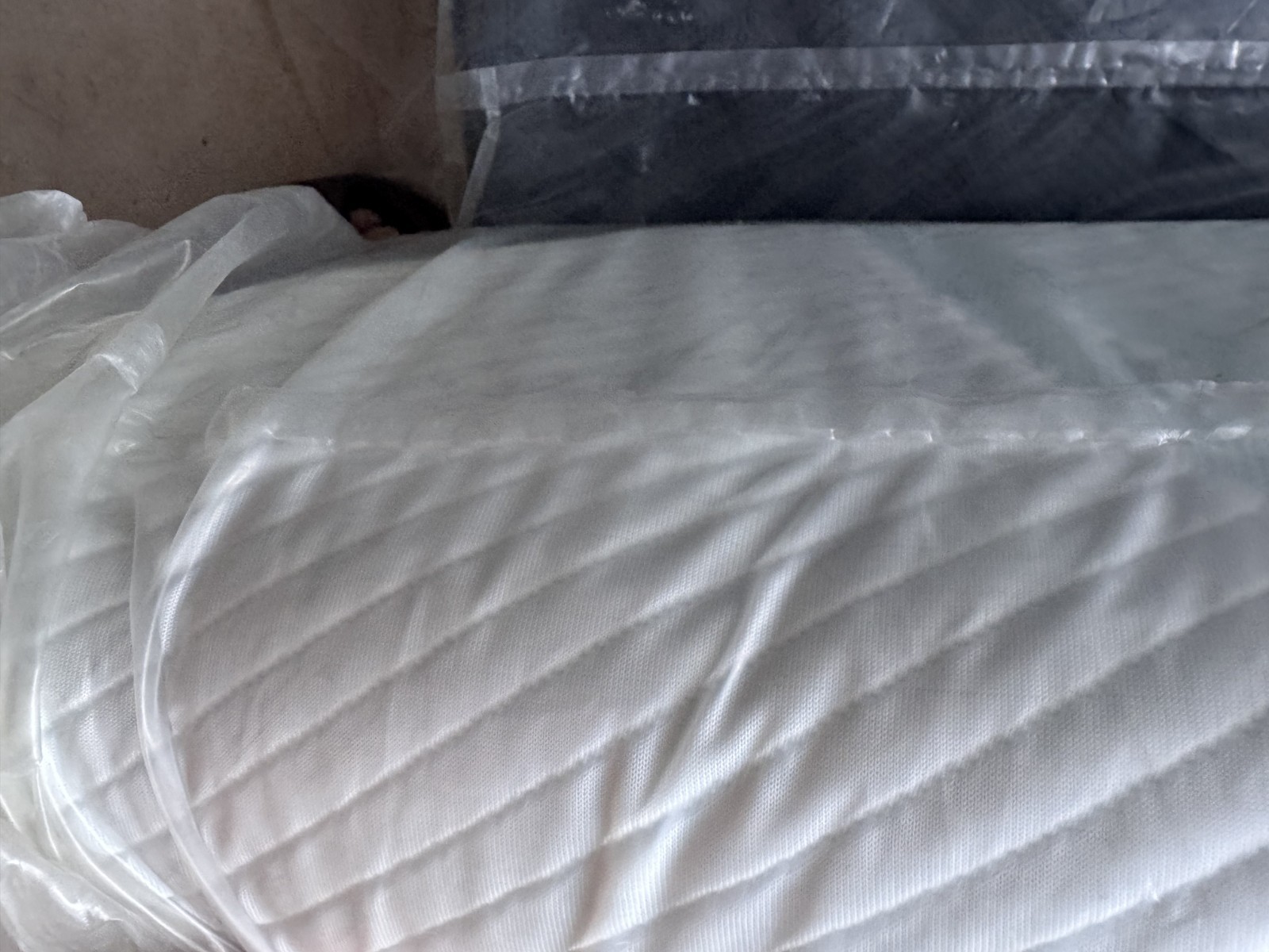 Tempur-pedic mattress Pro Adapt Medium Contour Twin XL/ Split CK ex-display.