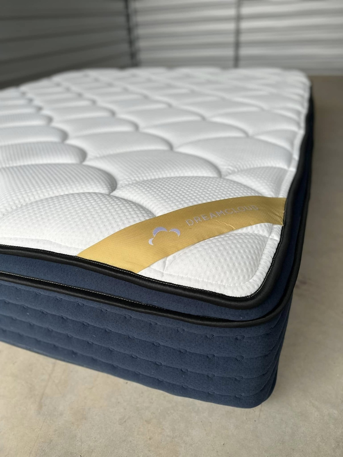 DreamCloud Hybrid King Mattress Medium Firm Cooling Tech White/Blue