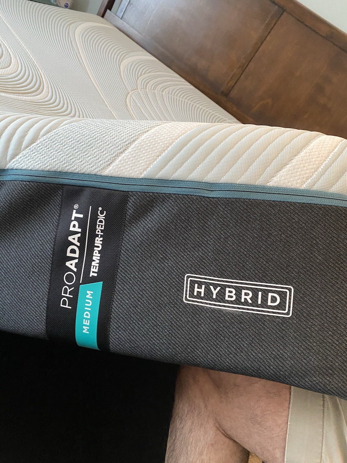 Tempur-Pedic King Pro Adapt 2.0 Medium hybrid mattress