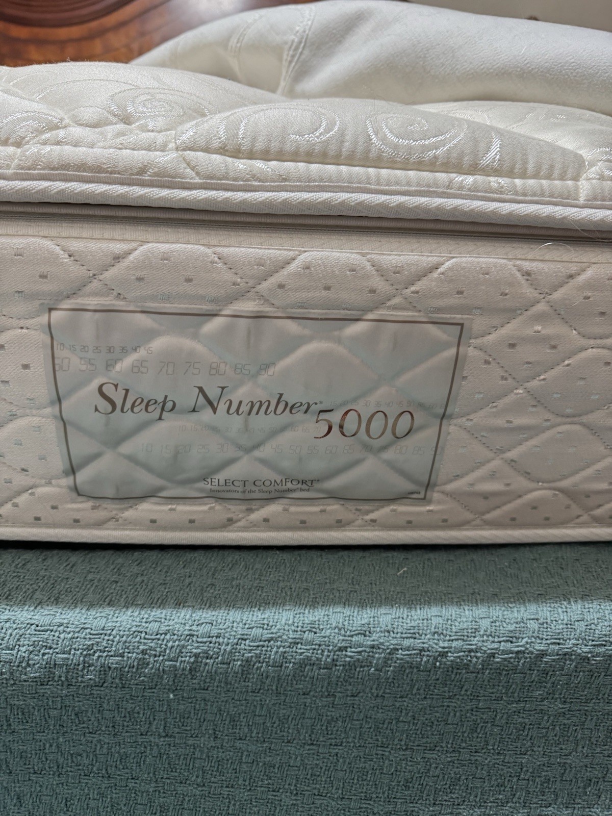 Sleep Number 5000 Select Comfort King Adjustable Firmness Air Mattress w/frame