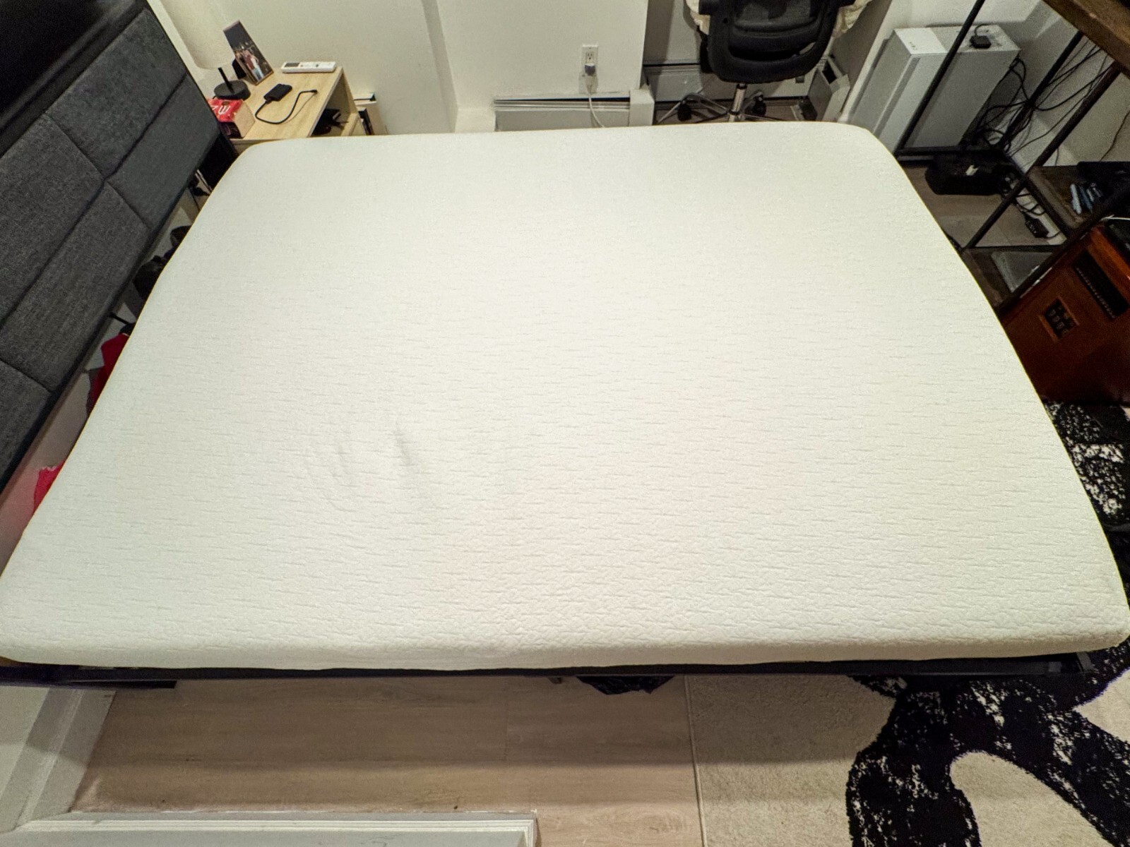 Queen Mattress Green Tea Memory Foam w/ optional Bedframe (charging dock & LEDs)