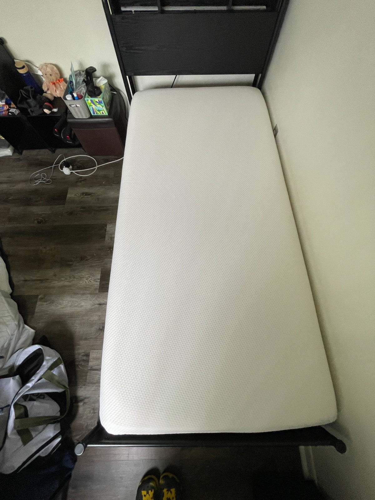 twin xl mattress, white color, in good and clean condition