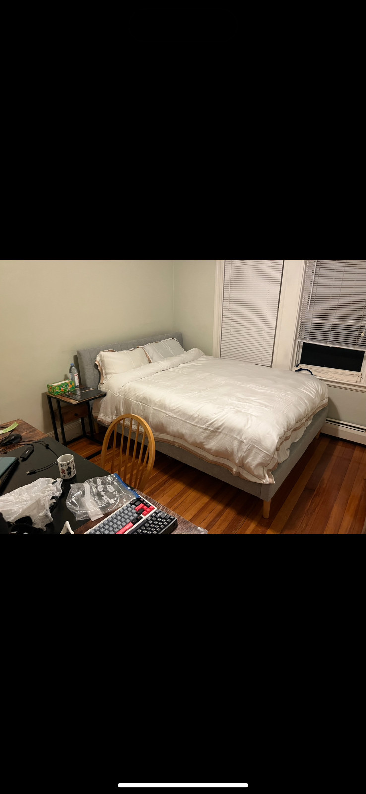 DreamCloud Classic Hybrid Mattress with Mattress Protector – Queen