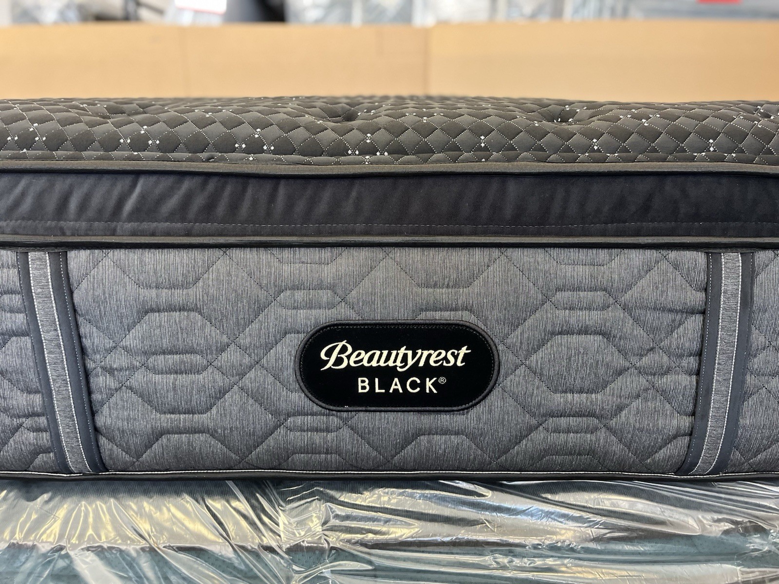 BEAUTYREST BLACK Series 3 PLUSH PILLOW-TOP Queen MATTRESS $5k Free Shipping