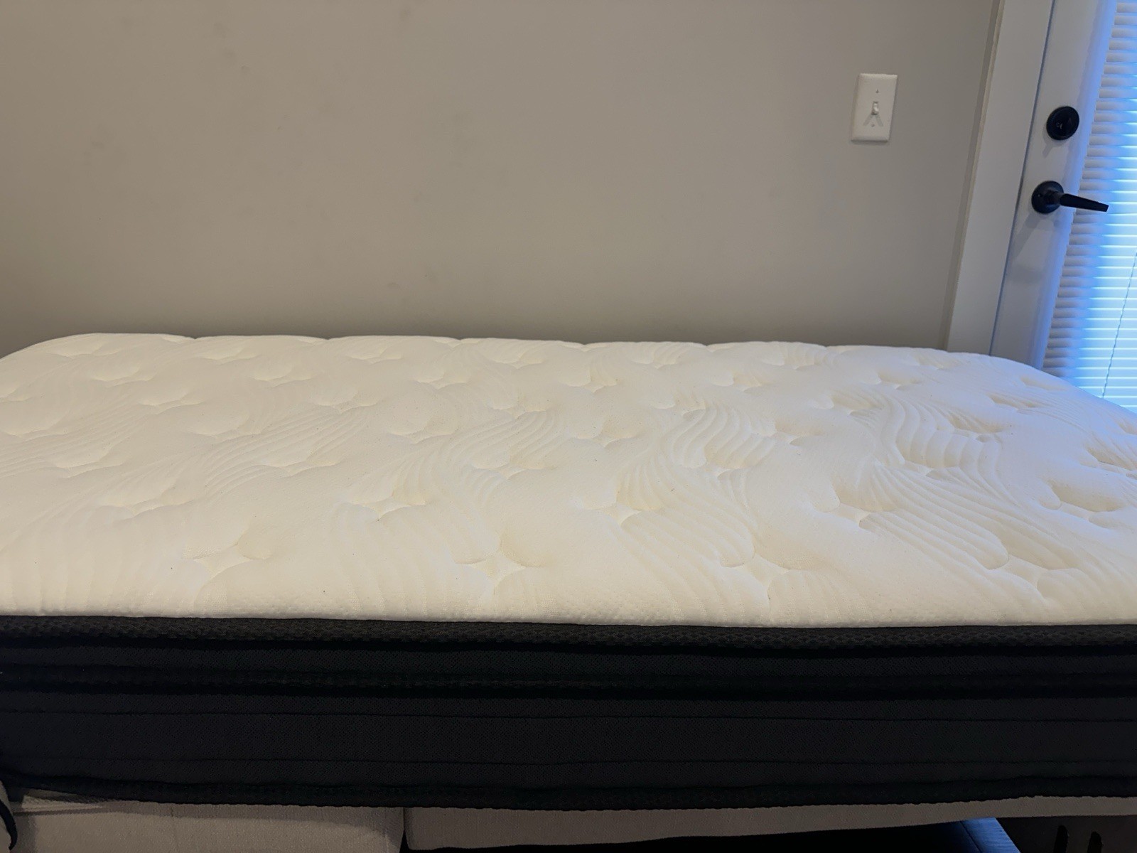 Twin Foam & Spring Hybrid Mattress, Medium Firm, Safe & Durable 8 inch