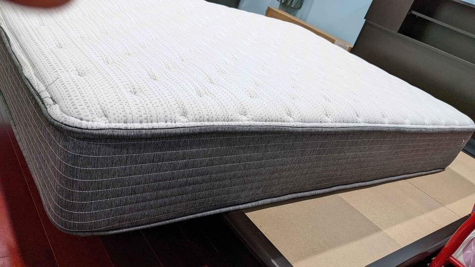 Used Extra Firm Full Size Serta Beautyrest mattress