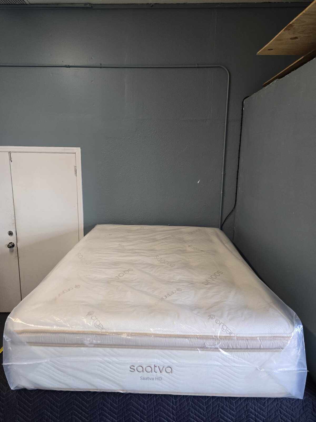 Saatva HD Queen Size Firm Mattress