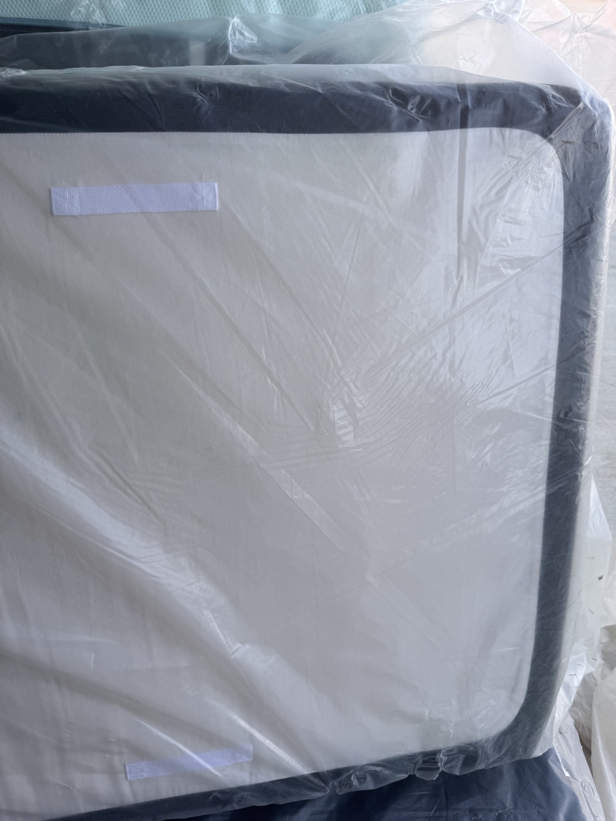 Tempur-pedic mattress Pro Adapt Medium Contour Twin XL/ Split CK ex-display.