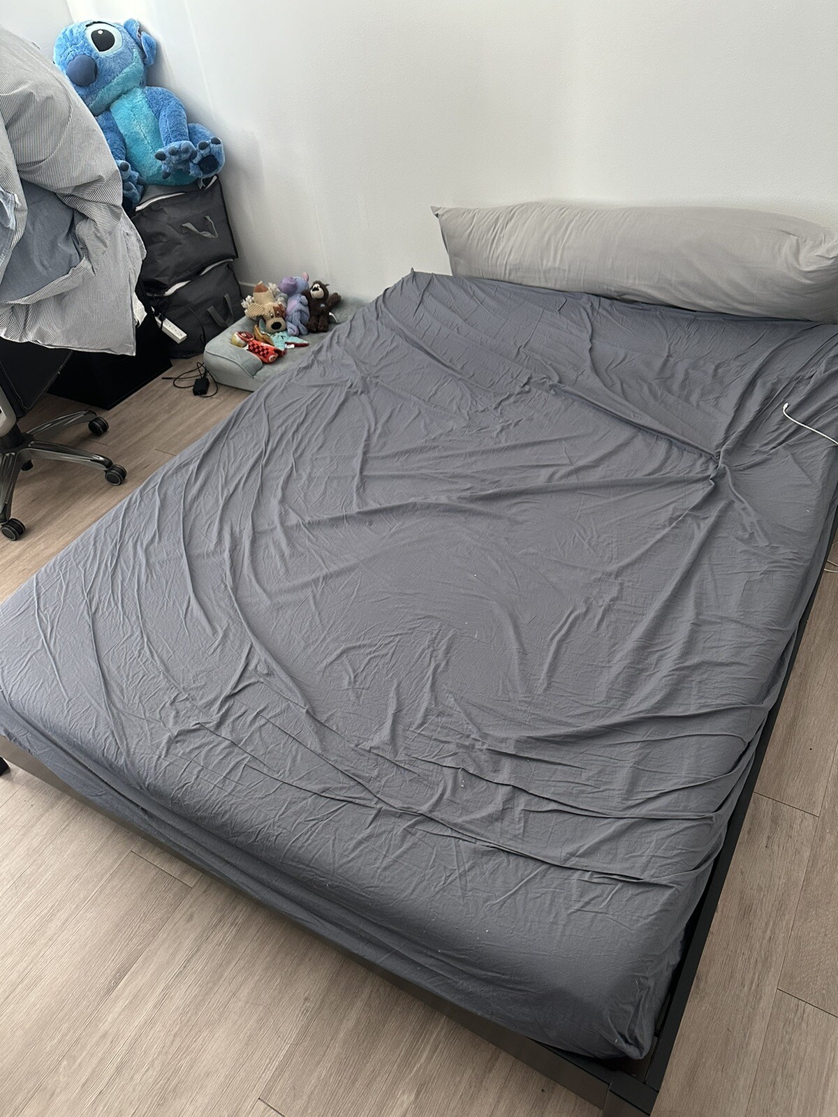 Tuft & Needle – mattress queen size (Bed Frame & Mattress Protector Included)