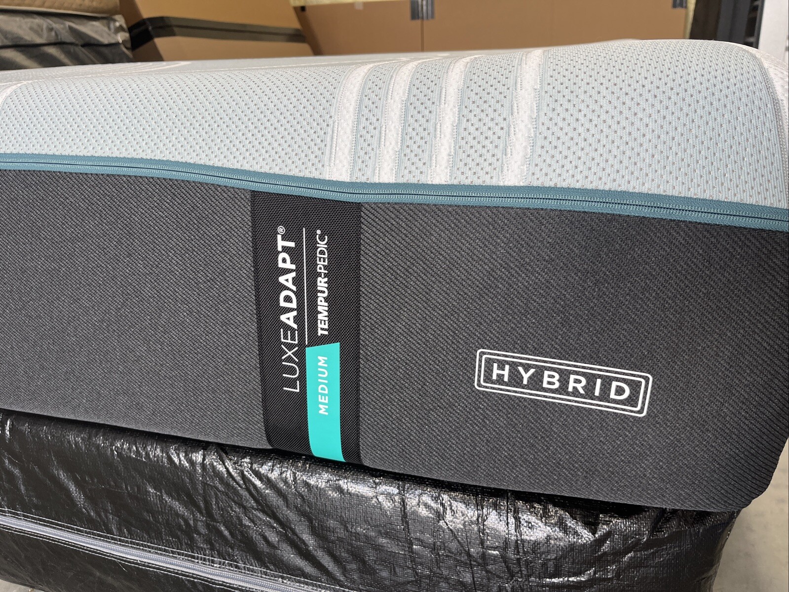 New TempurPedic LuxeAdapt 2.0 Medium Hybrid Queen Mattress Only $4299 Free Ship