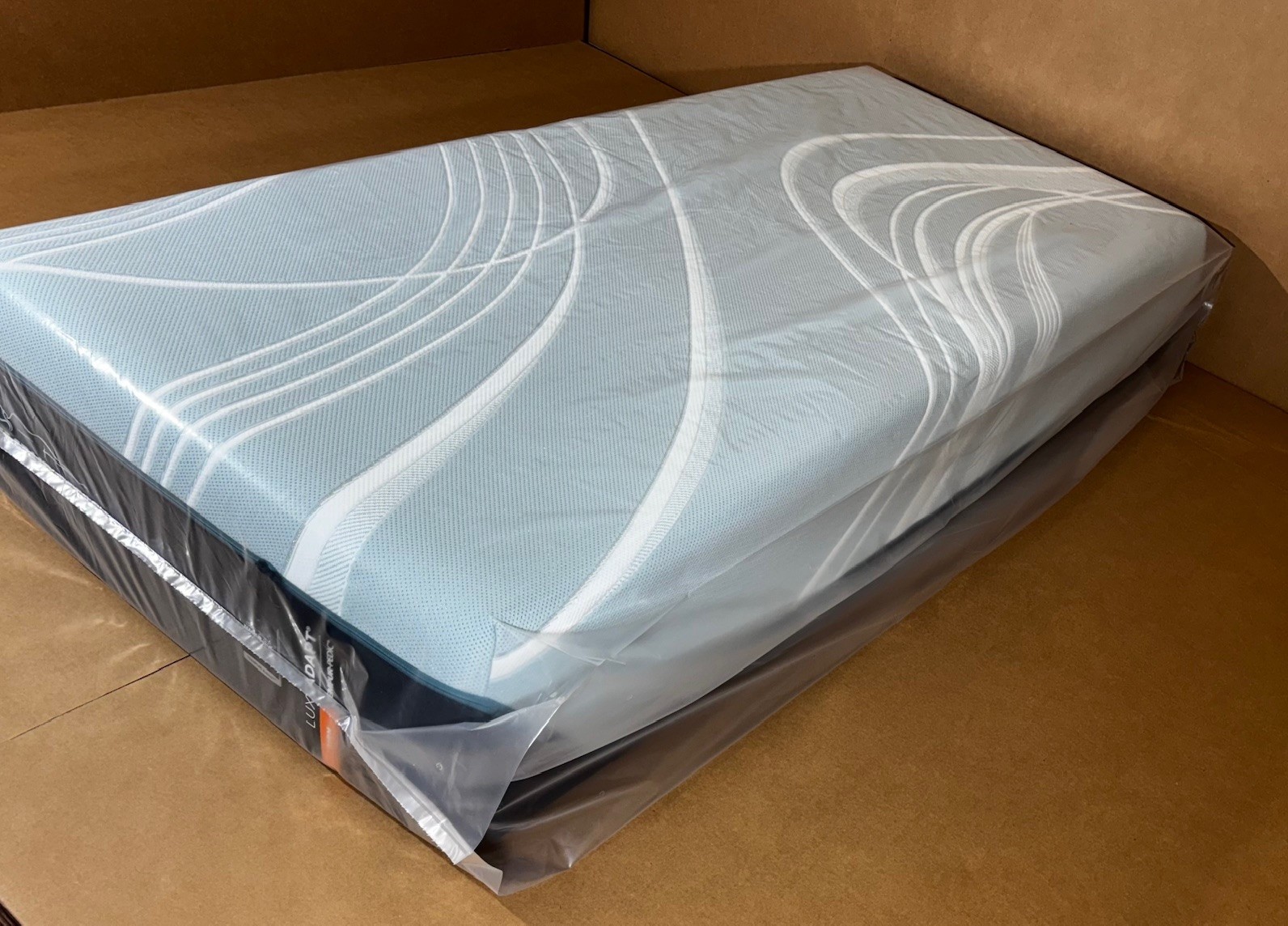 Tempurpedic LuxeAdapt Firm 2.0 Twin XL Mattress Luxe Adapt MSRP $4199