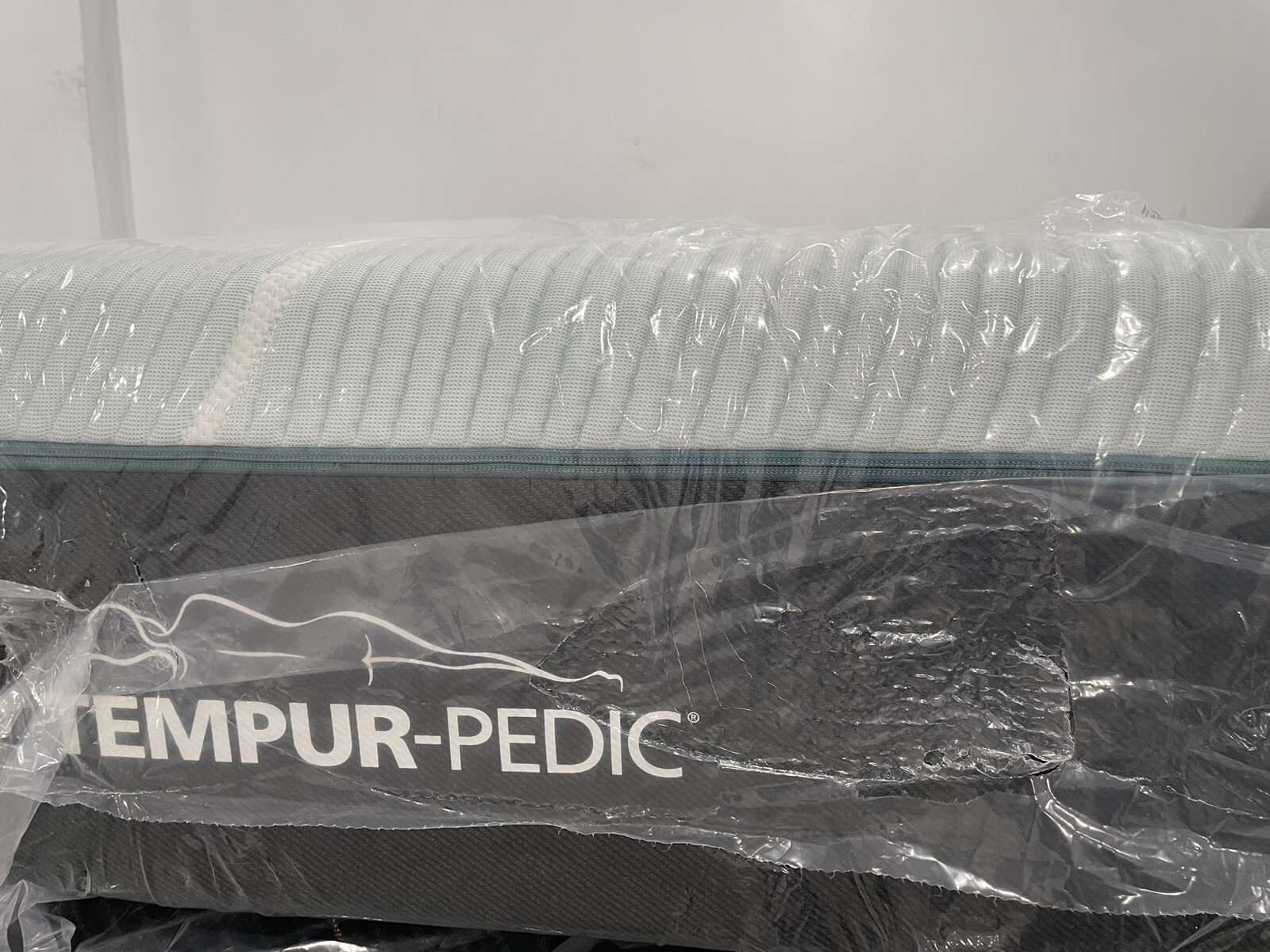 Tempur-Pedic ProAdapt Medium Queen Mattress 2024 Model SAVE $$ BRAND NEW!