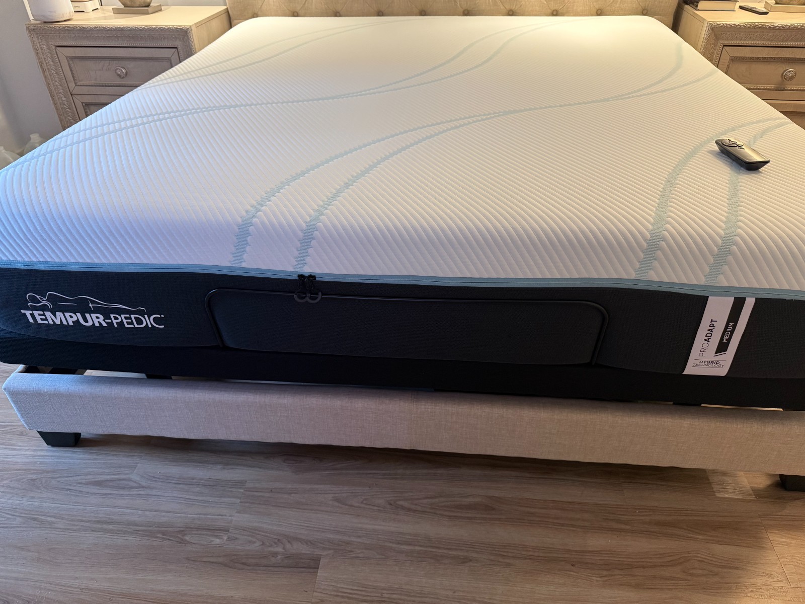 King Tempur-pedic Pro Adapt Mattress w/ Adjustable Base. Great Condition