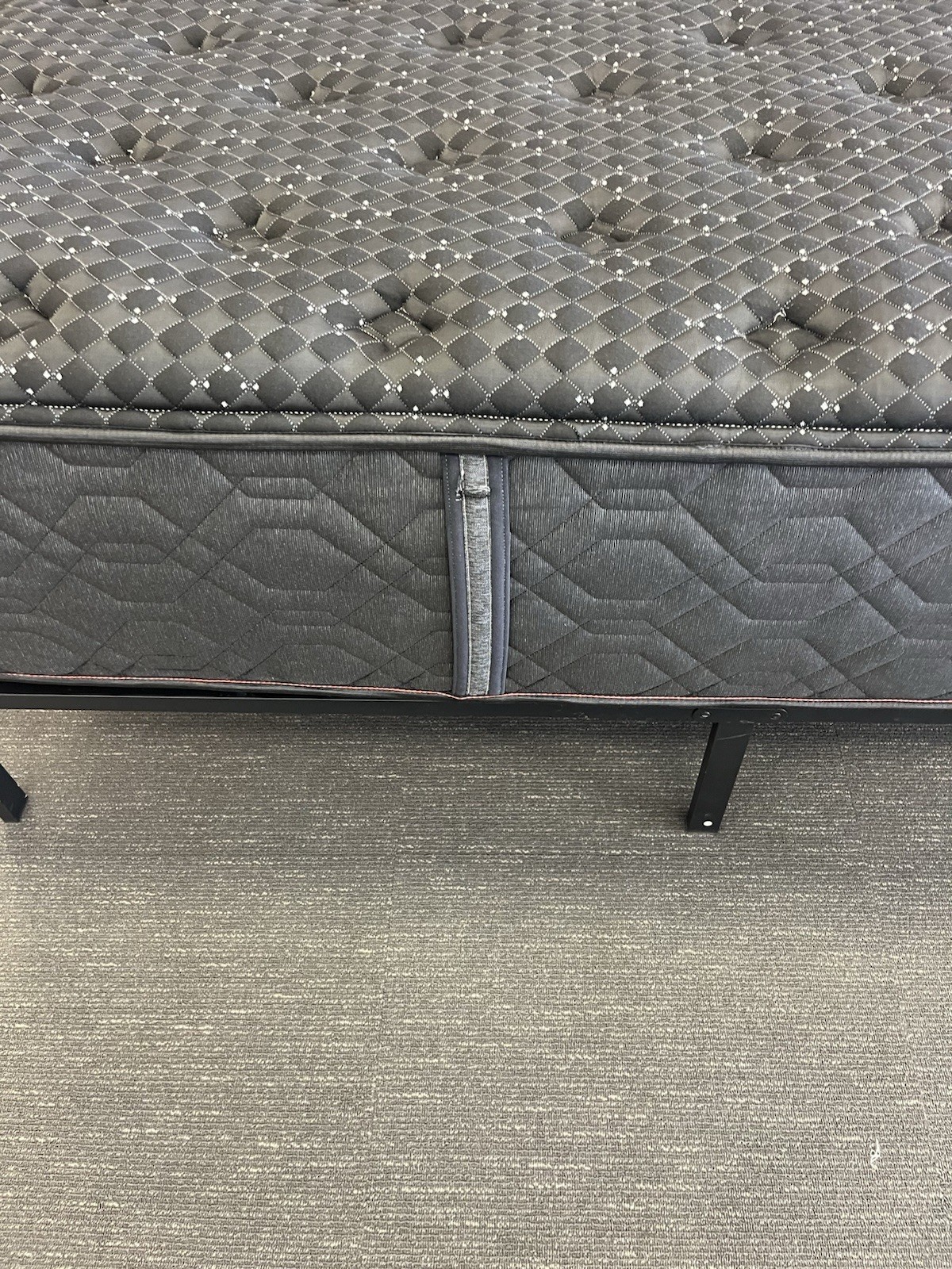 New BEAUTYREST BLACK Series 3 Medium Queen MATTRESS $4,000.00 Free Shipping
