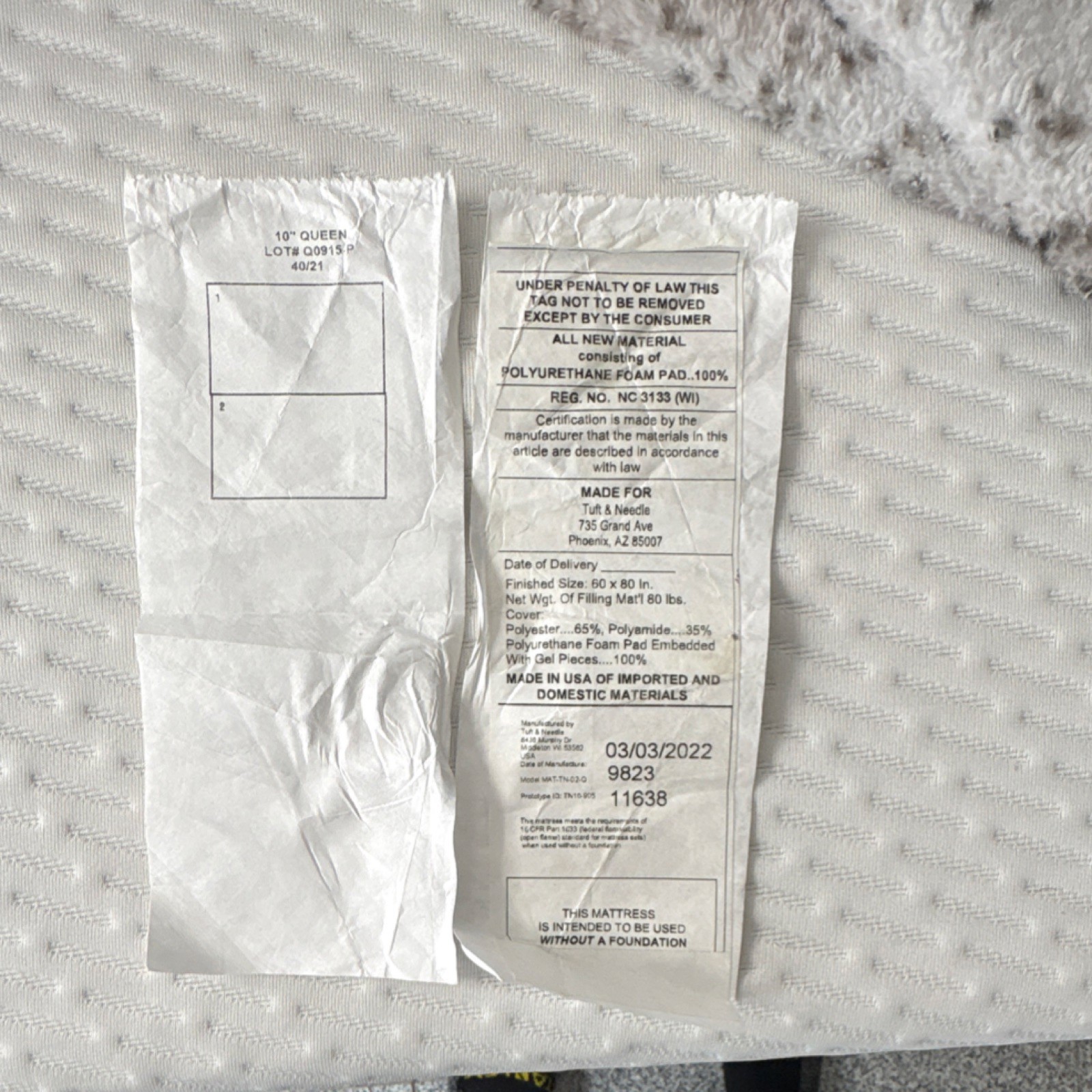 Tuft & Needle Queen Mattress 10″ White Polyester Polyamide Cover Bedroom