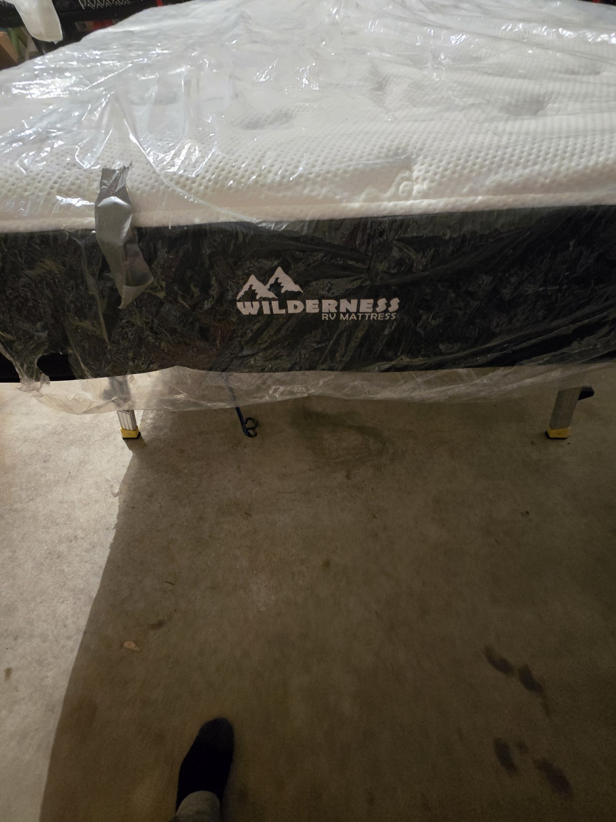 Wilderness RV Mattress Queen Pocket Spring Soft White Black New