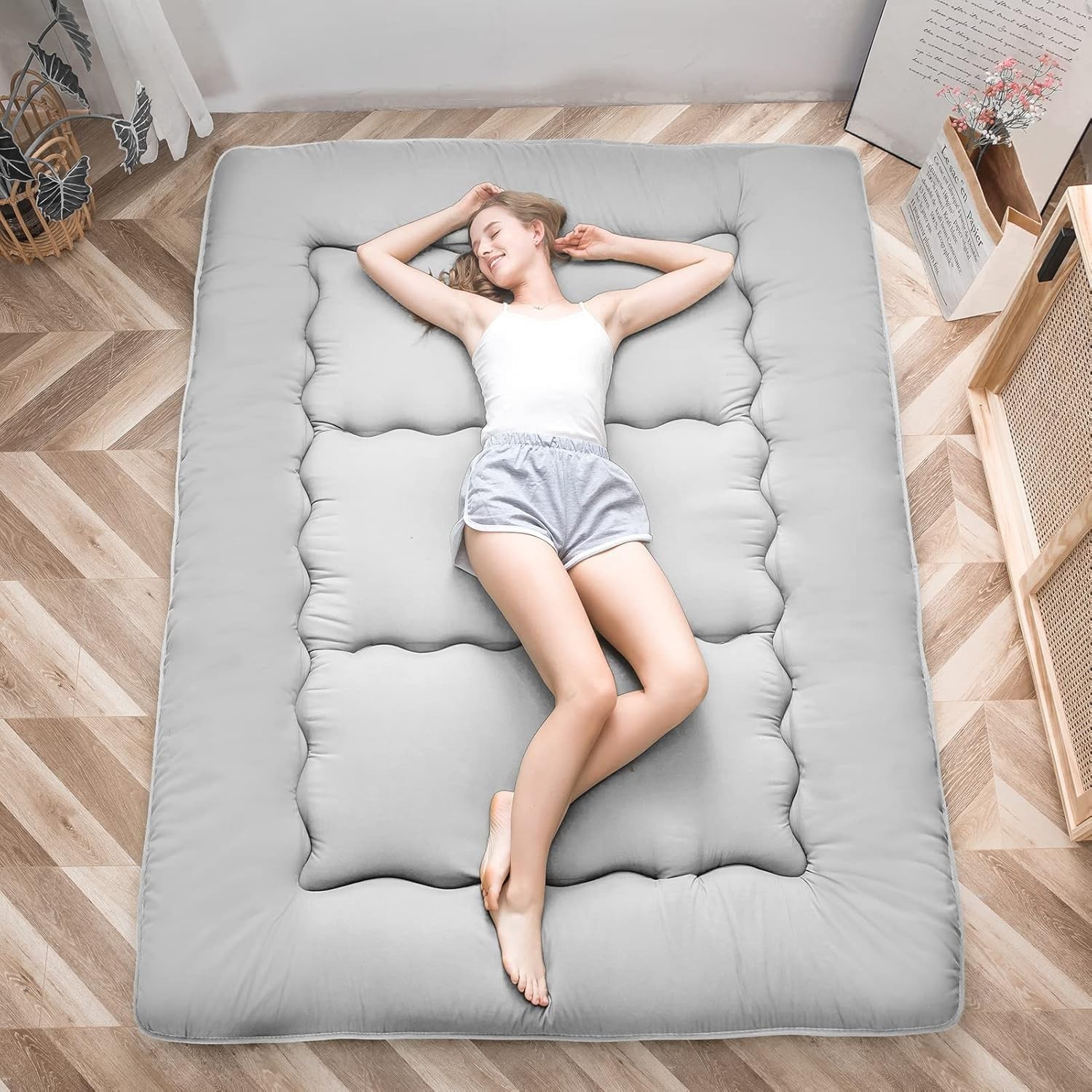 Luxurious Japanese Futon Mattress – Twin Size, Foldable, Grey Daybed Solution