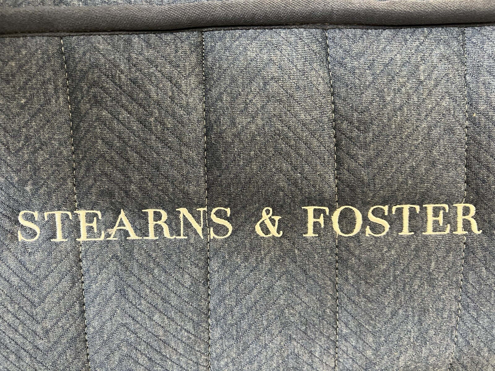 STEARNS & FOSTER LUX ESTATE HYBRID FIRM KING MATTRESS NEW CLEARANCE FAST SHIP
