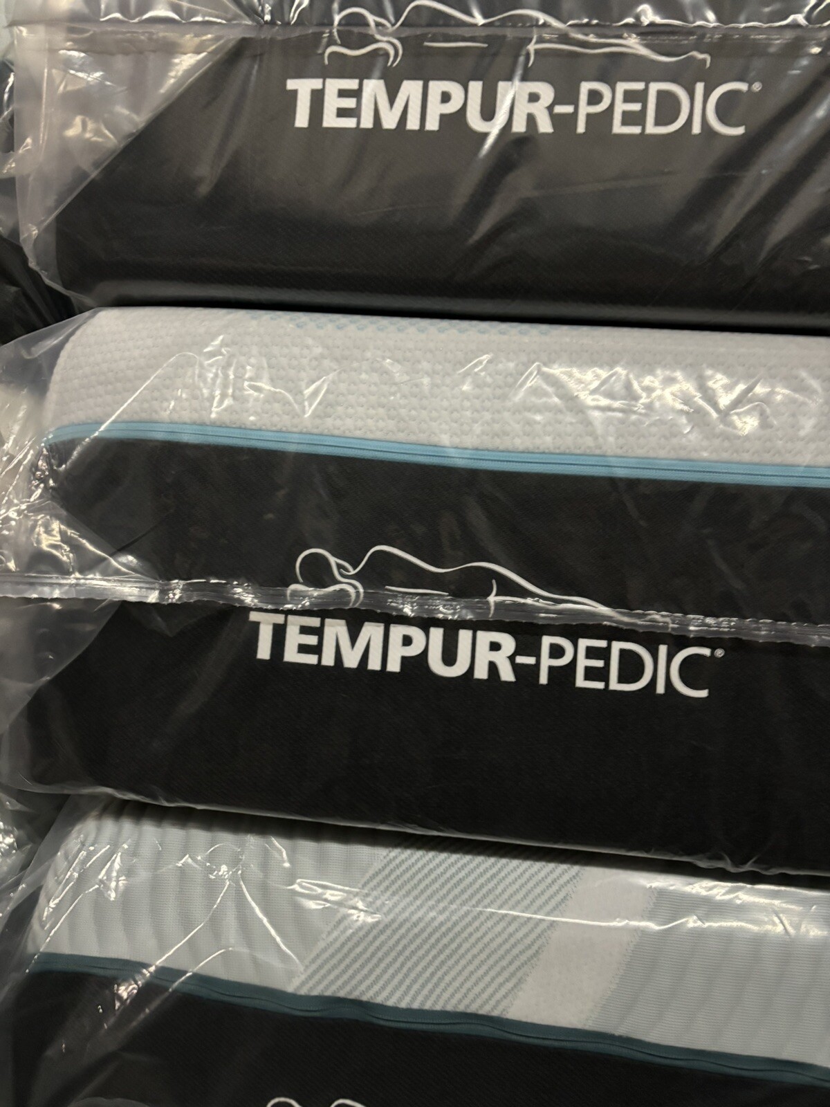 New King TEMPURPEDIC LUXEBREEZE Medium Hybrid Mattress 10* Cooler 2024 Model