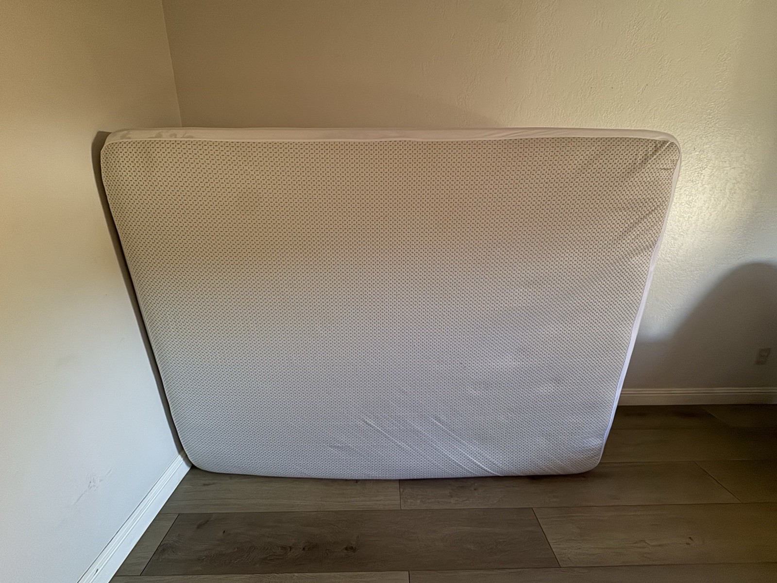 White Rectangle Mattress for Adults Bedroom Solid Pattern