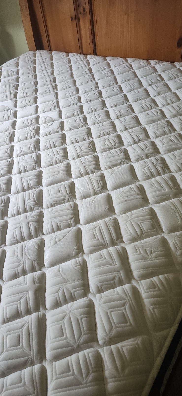 Stearns & Foster Estate – Firm Euro Pillow Top Mattress Queen