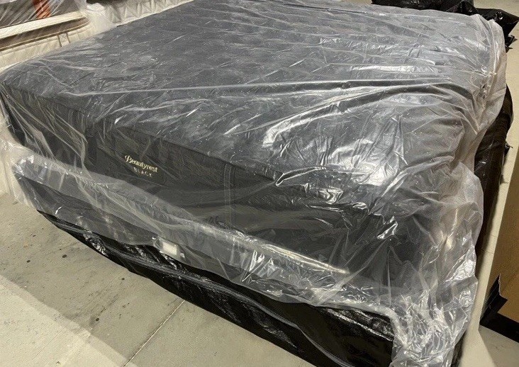 New BEAUTYREST BLACK Series 3 Firm Queen MATTRESS $4,000.00 Free Shipping