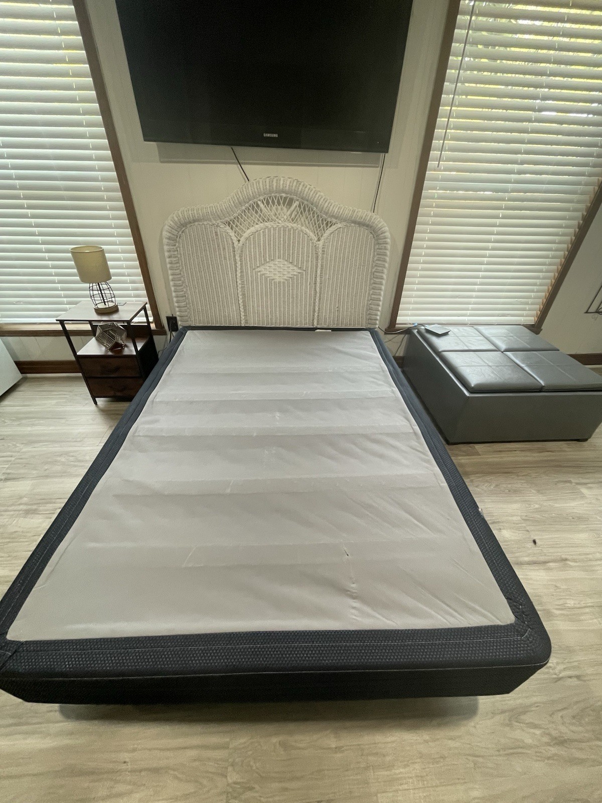 Twin Medium Firm Innerspring Mattress White Black Abstract Print Fabric Cover