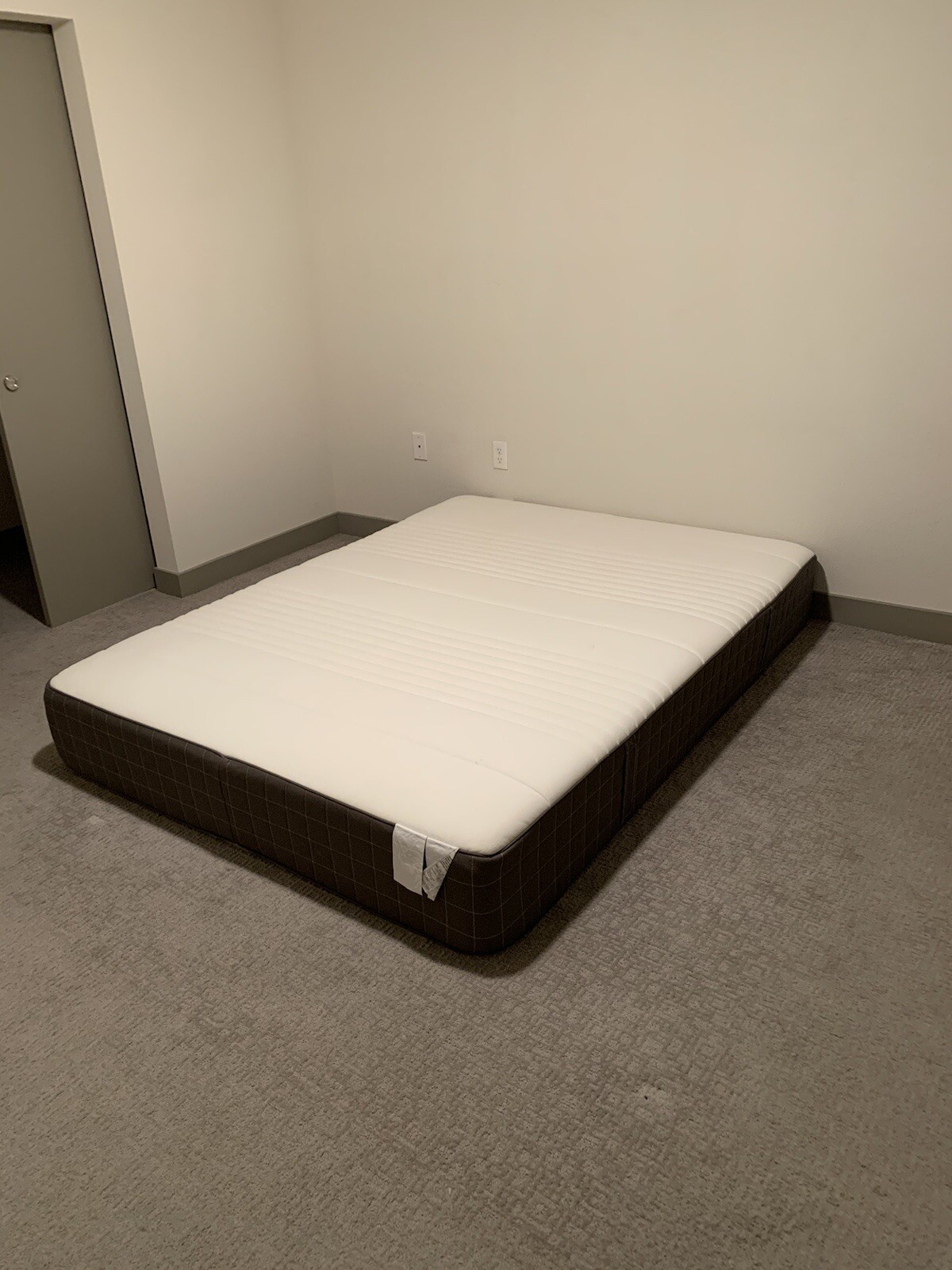 HAUGSVÄR Hybrid mattress, firm/dark gray, Queen – GREAT CONDITION