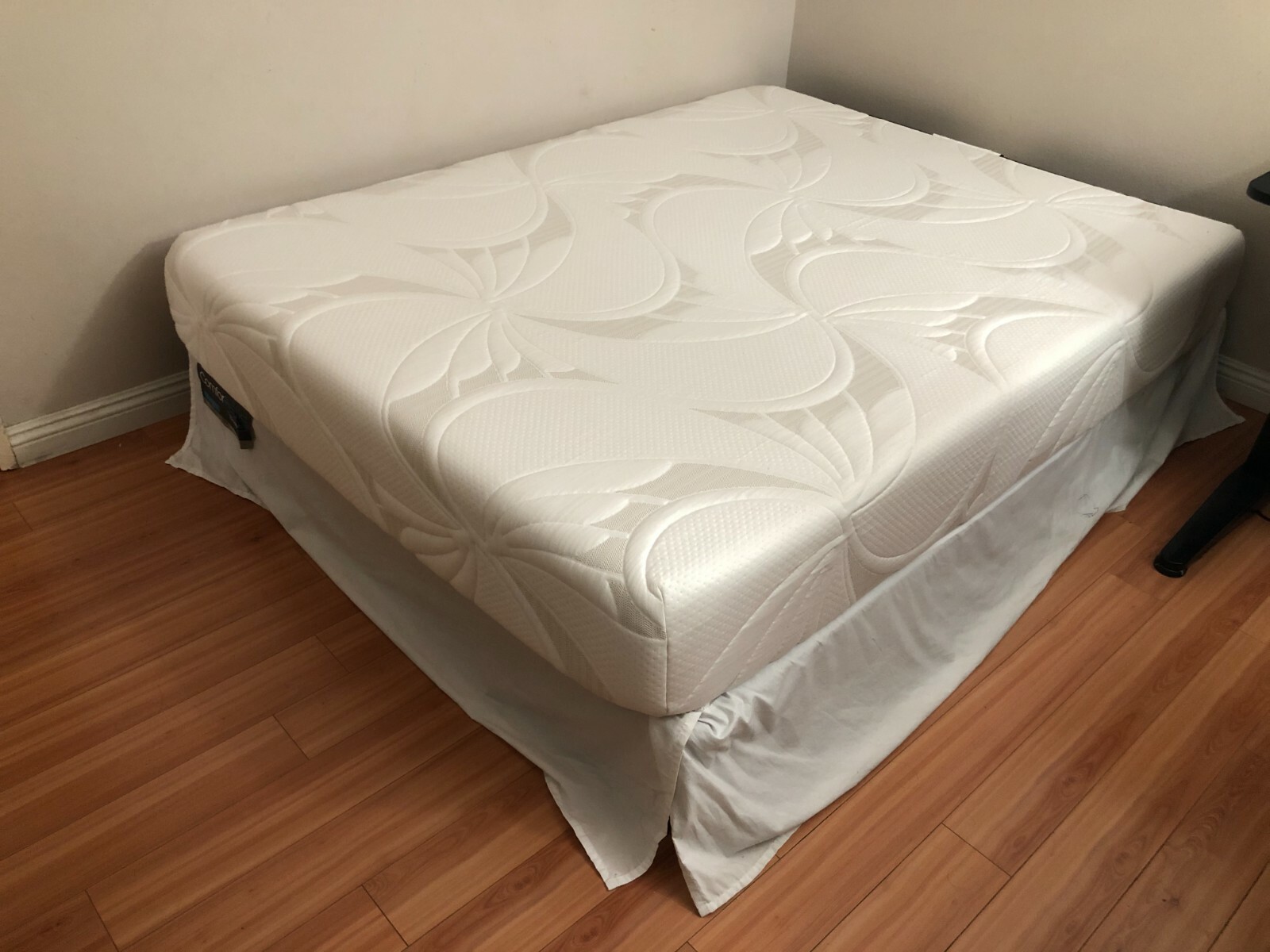 BeautyRest-queen-78/60 inches-Memory foam-excellent-Box Included 