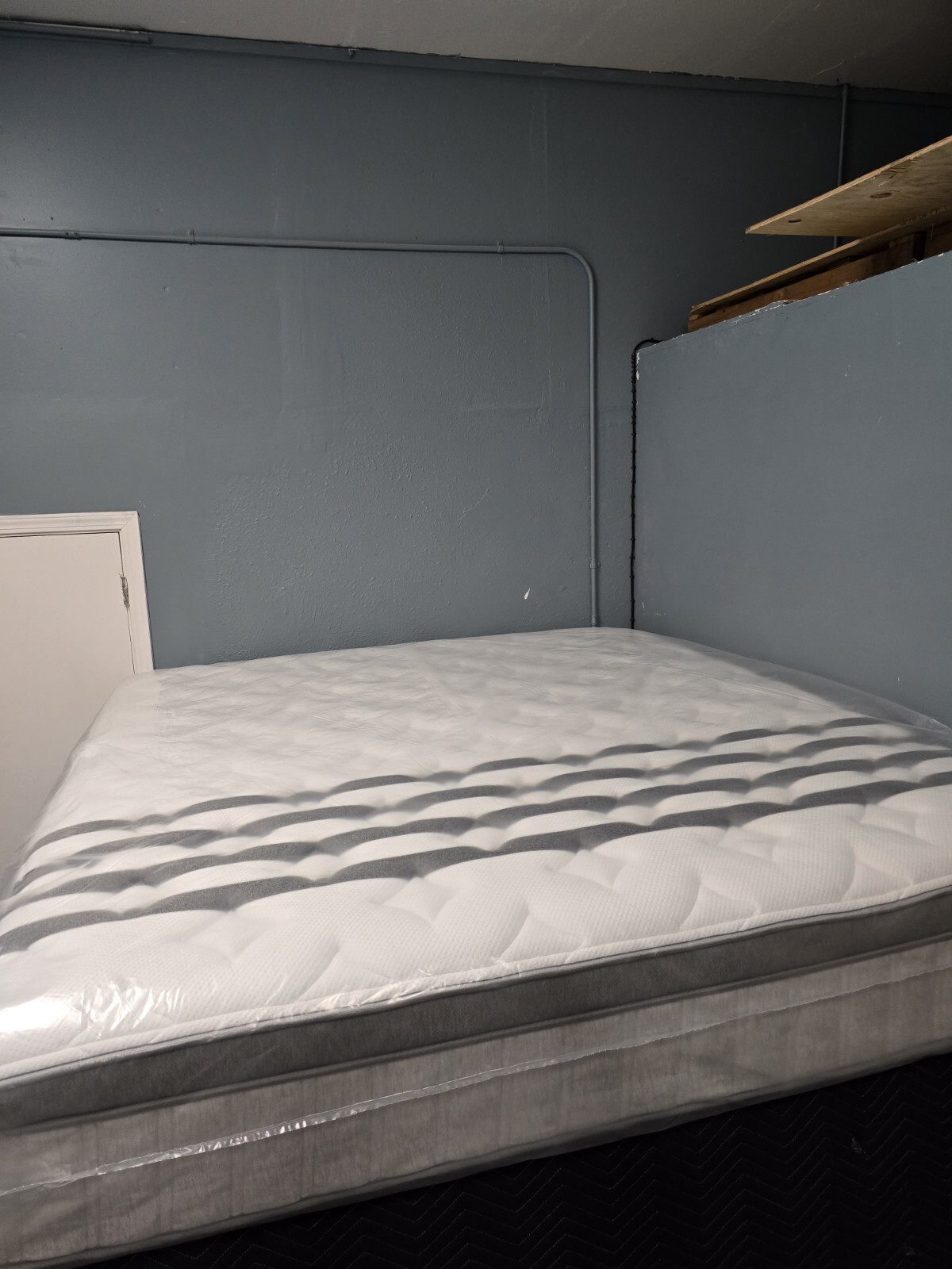 Leesa Legend Chill Hybrid Cal-King Size Mattress