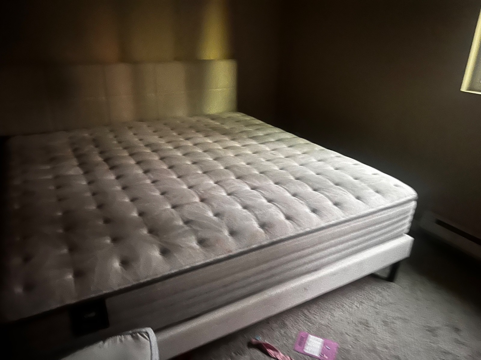 Sealy Posturepedic mattress king size -spring bloom with bed frame