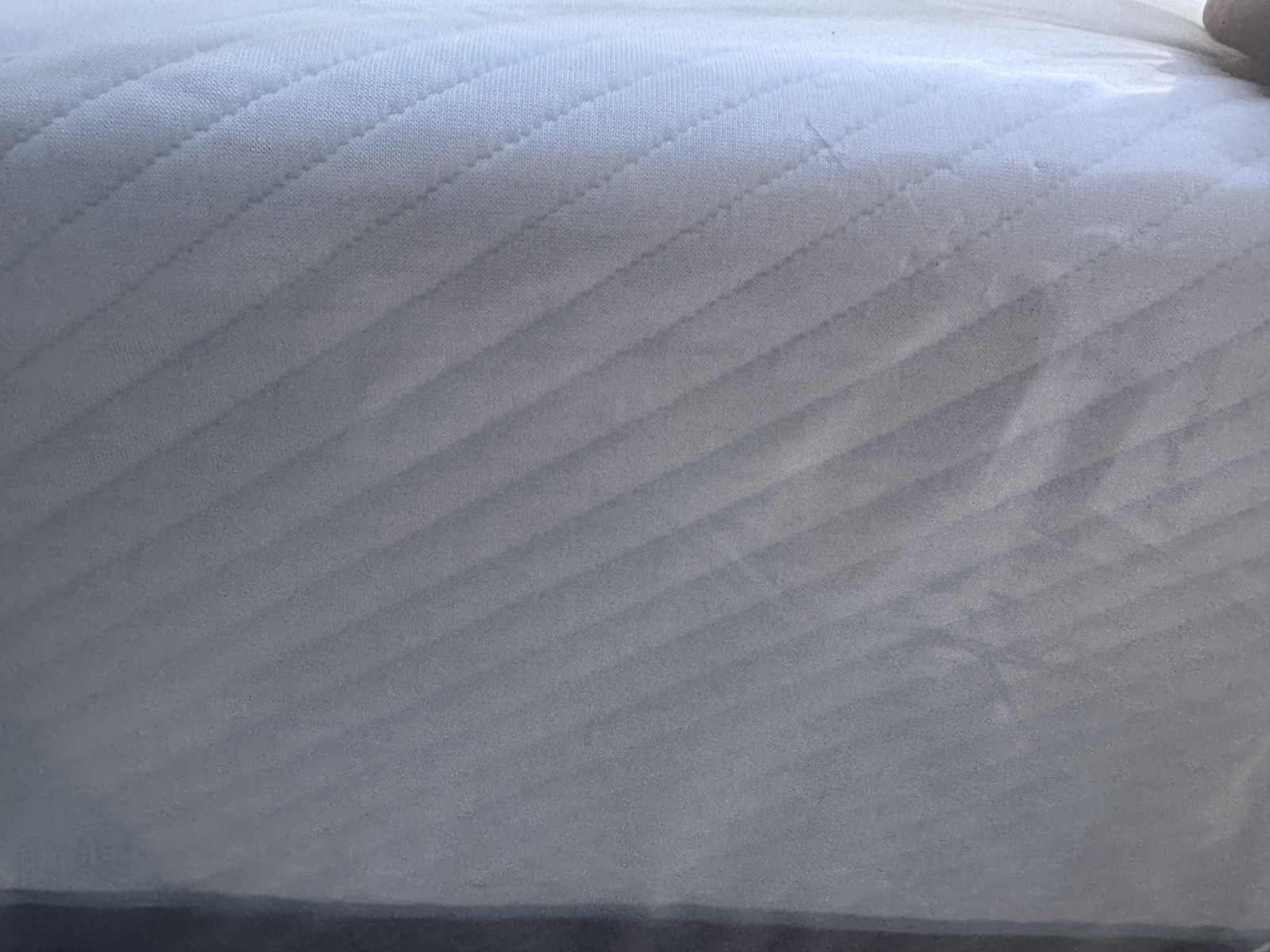 Tempur-pedic mattress Pro Adapt Medium Contour Tech Twin XL/Split CK ex-display.