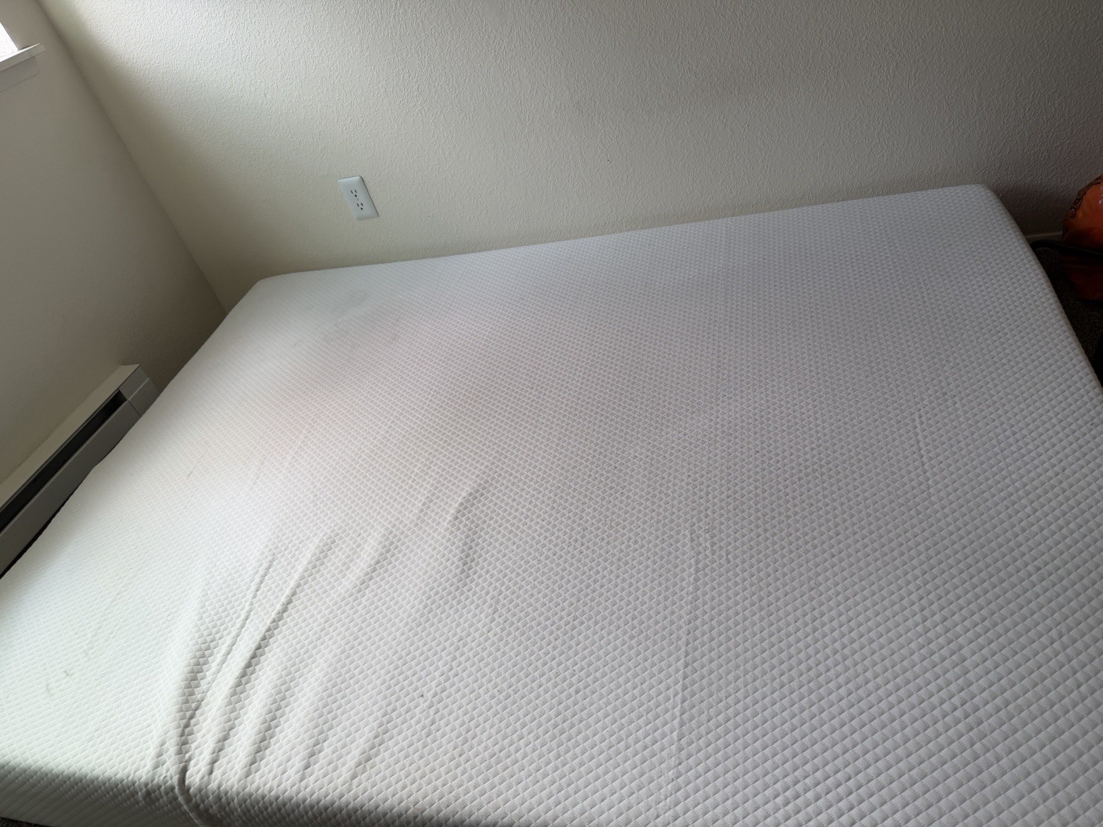 Queen Memory Foam Mattress, Medium Firmness, White Removable Fabric Cover