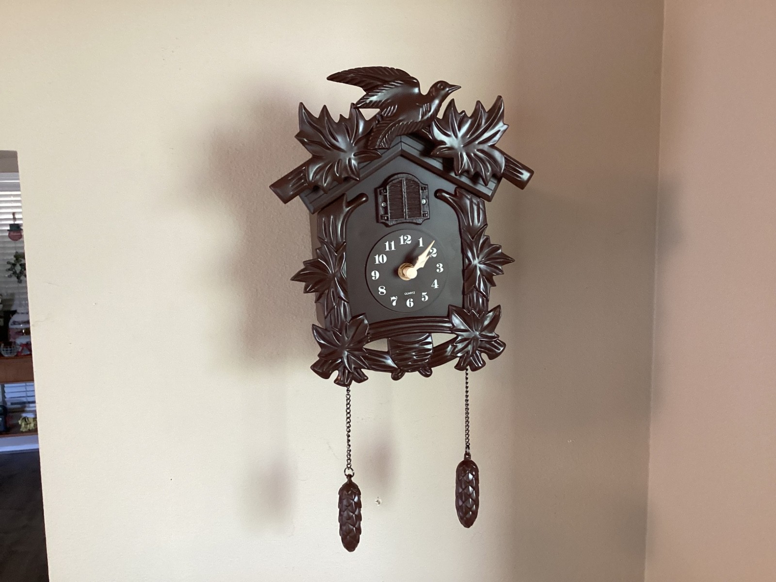 Chiming Classic Brown plastic Cuckoo Wall Clock Hanging Bird Clock Home Decor