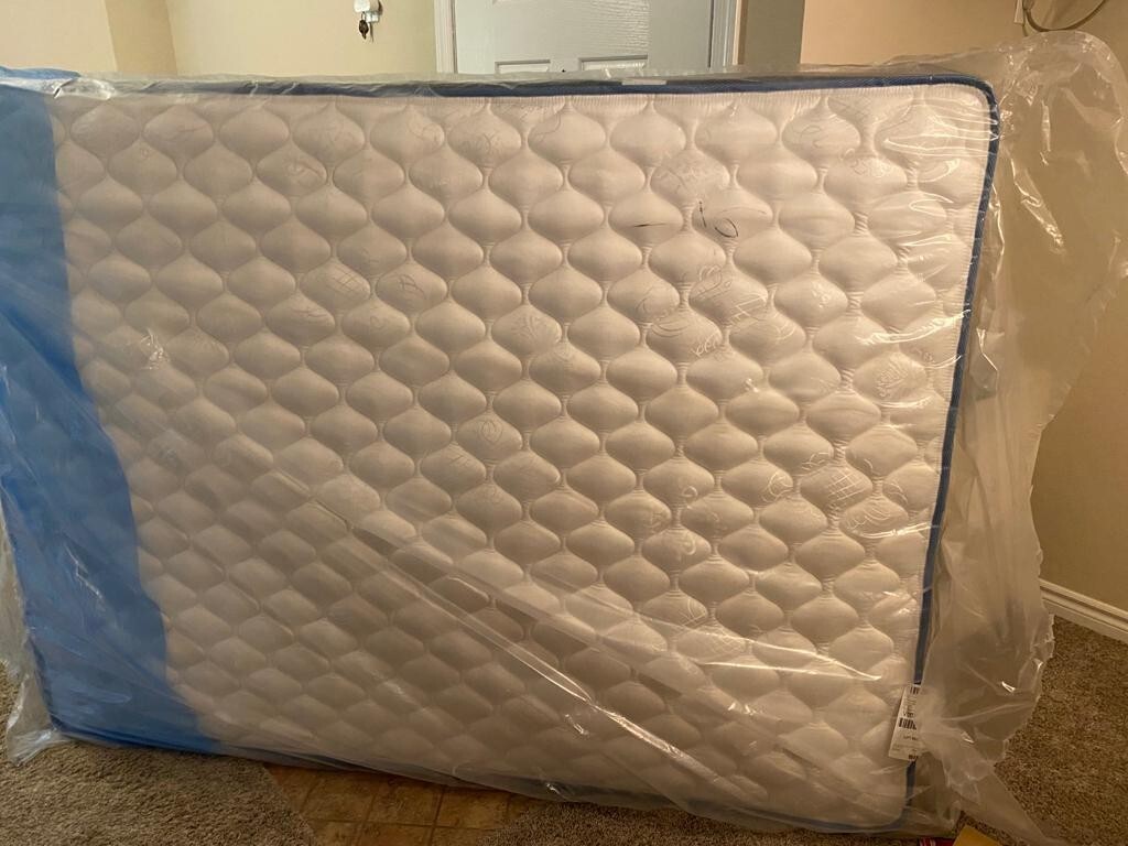mattress bed brand new unopened firm comfortable sleepys queen