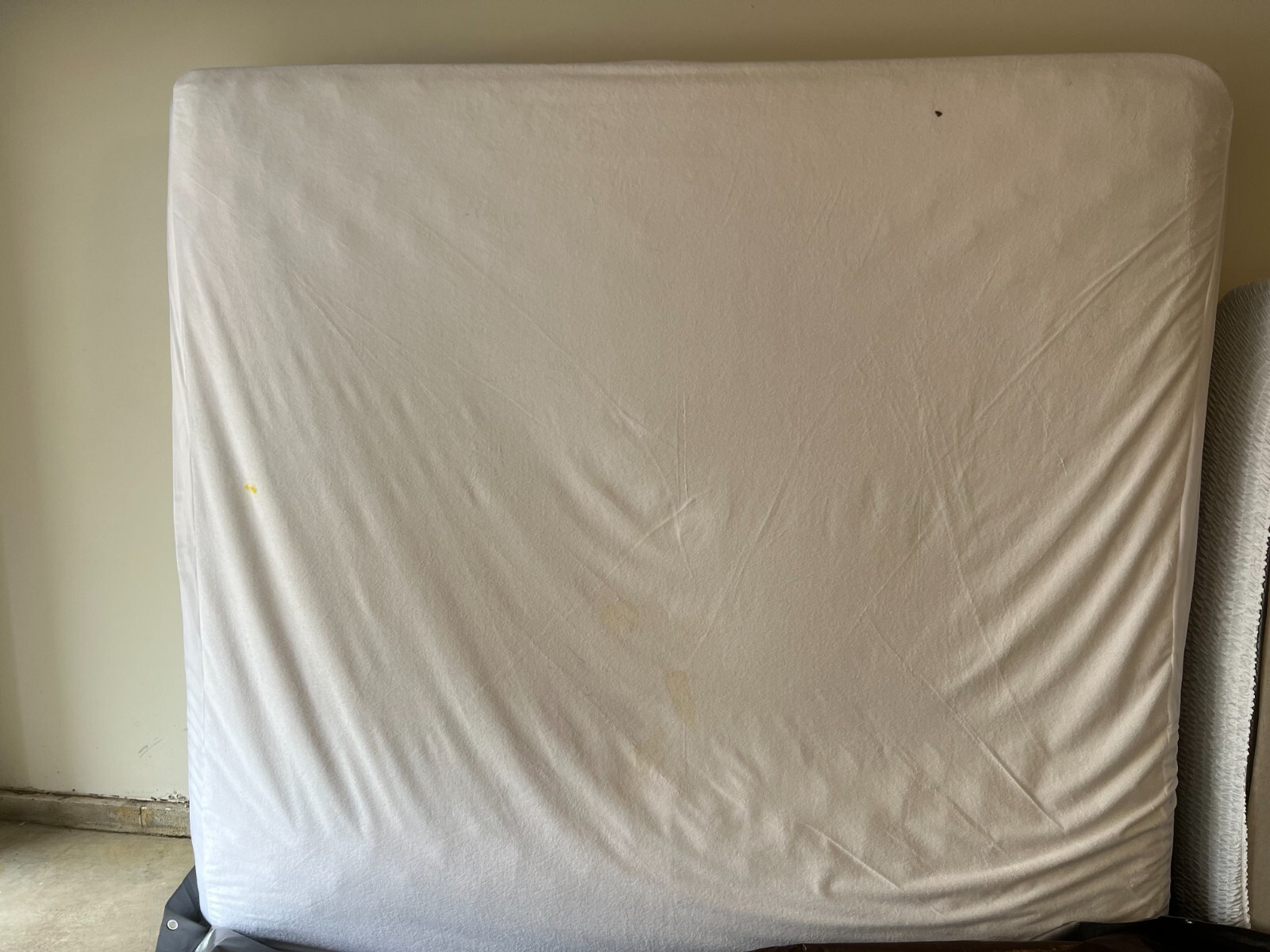 Sleepy’s extra firm King Size mattress.