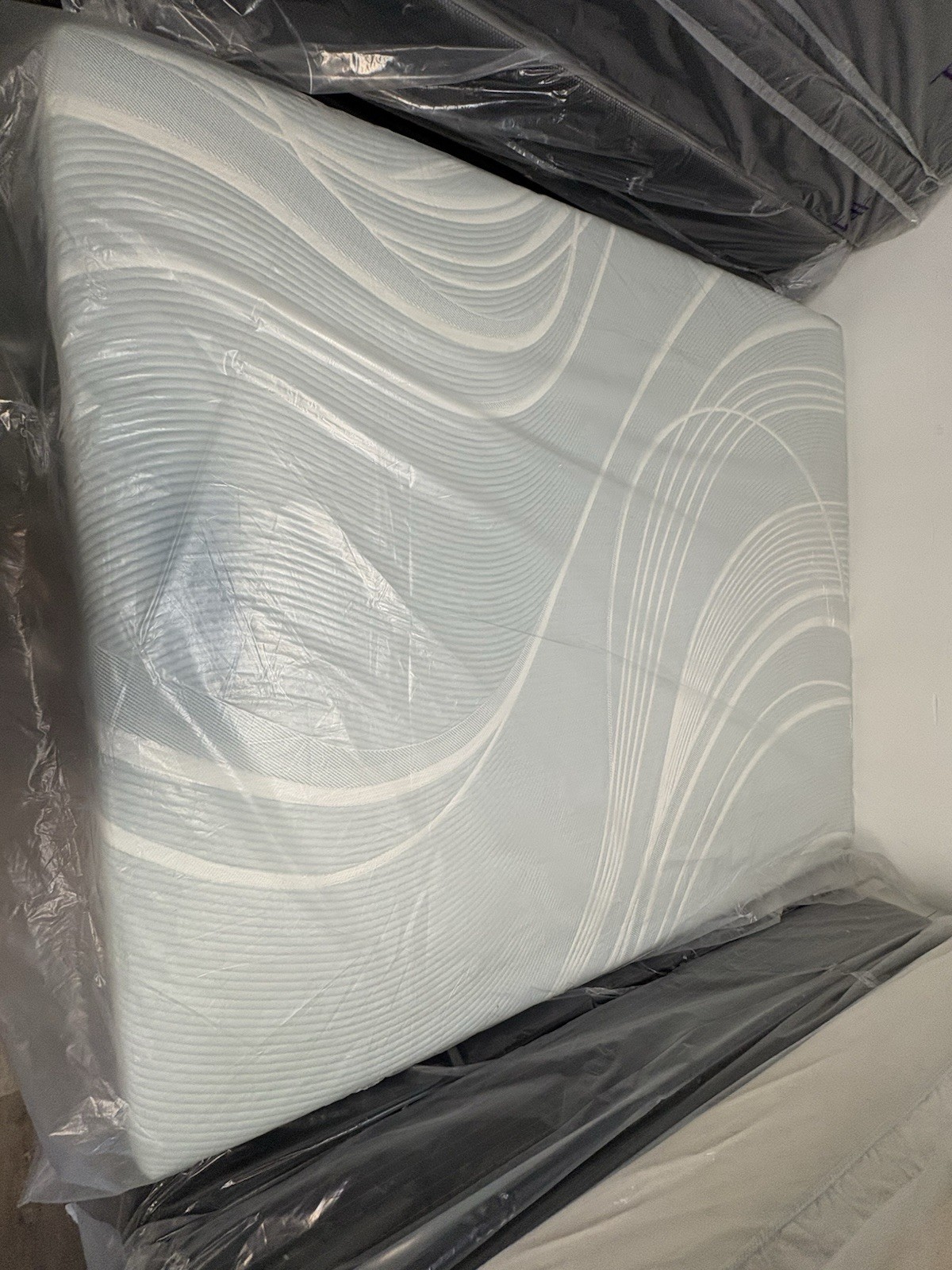 Tempurpedic cal King Proadapt medium 2.0